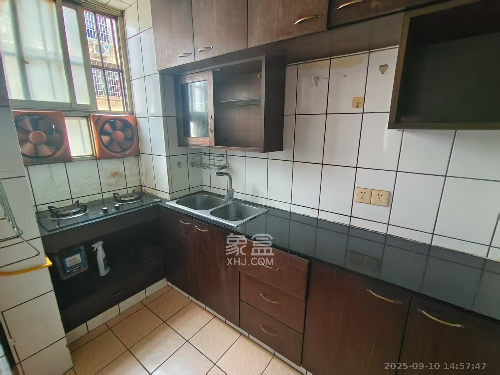 下碧湘街小区  2室1厅1卫    1600.0元/月室内图