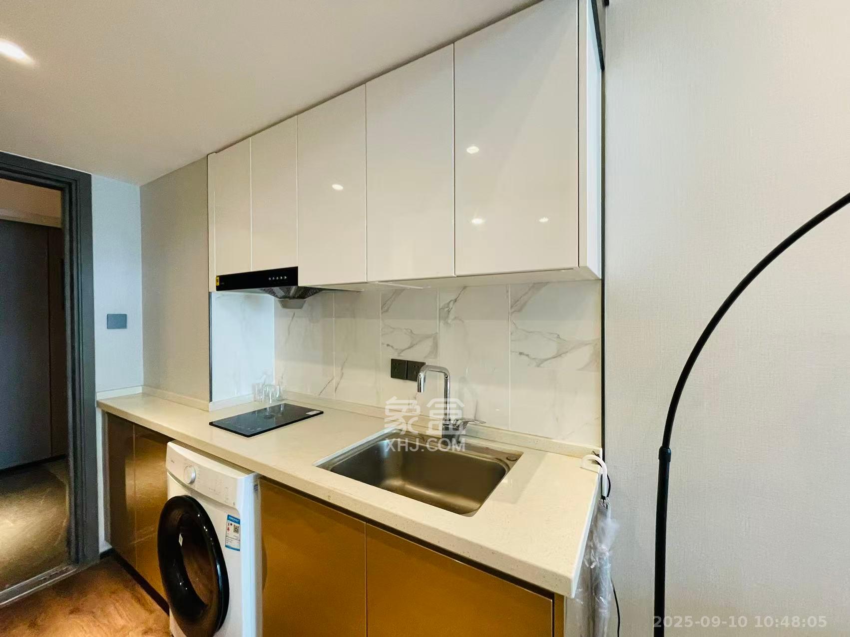 达美寰宇中心 2室2厅1卫 2200.0元/月 达美寰宇中心 2室2厅1卫 2200.0元/月室内图