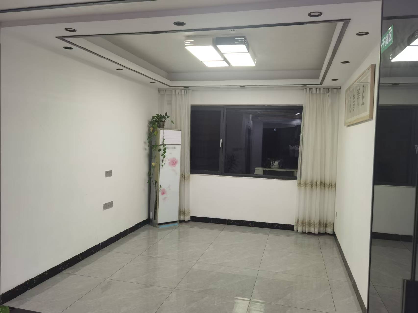 美舍嘉苑一期 4室2厅2卫 4000.0元/月 美舍嘉苑一期 4室2厅2卫 4000.0元/月室内图