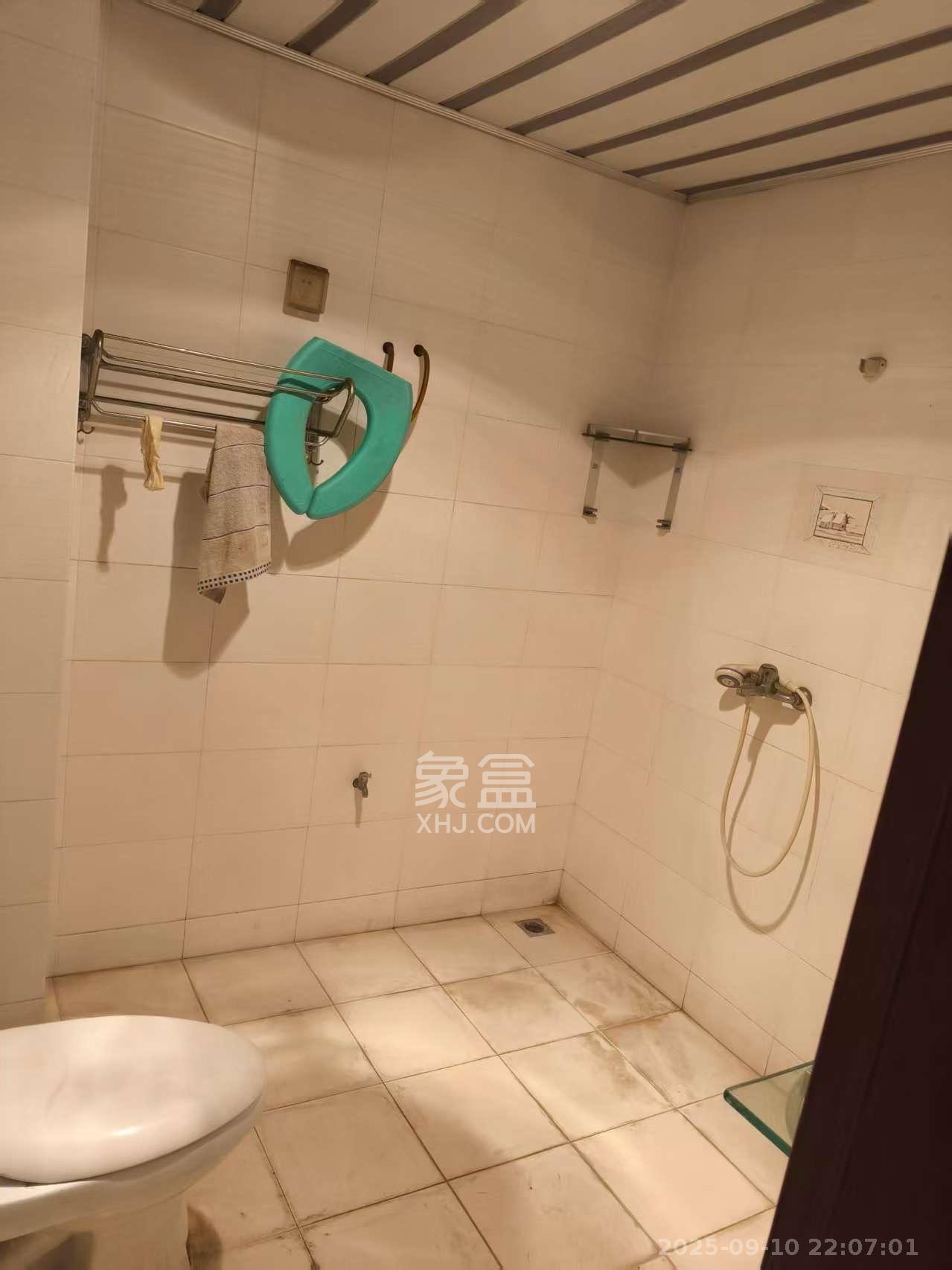 湘绣城  4室2厅2卫    1600.0元/月室内图