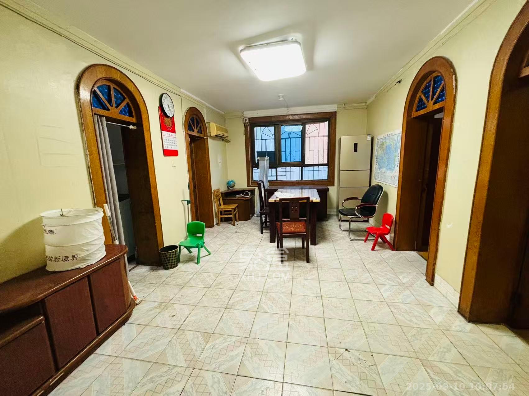 长郡花园 3室1厅1卫 2800.0元/月 长郡花园 3室1厅1卫 2800.0元/月室内图