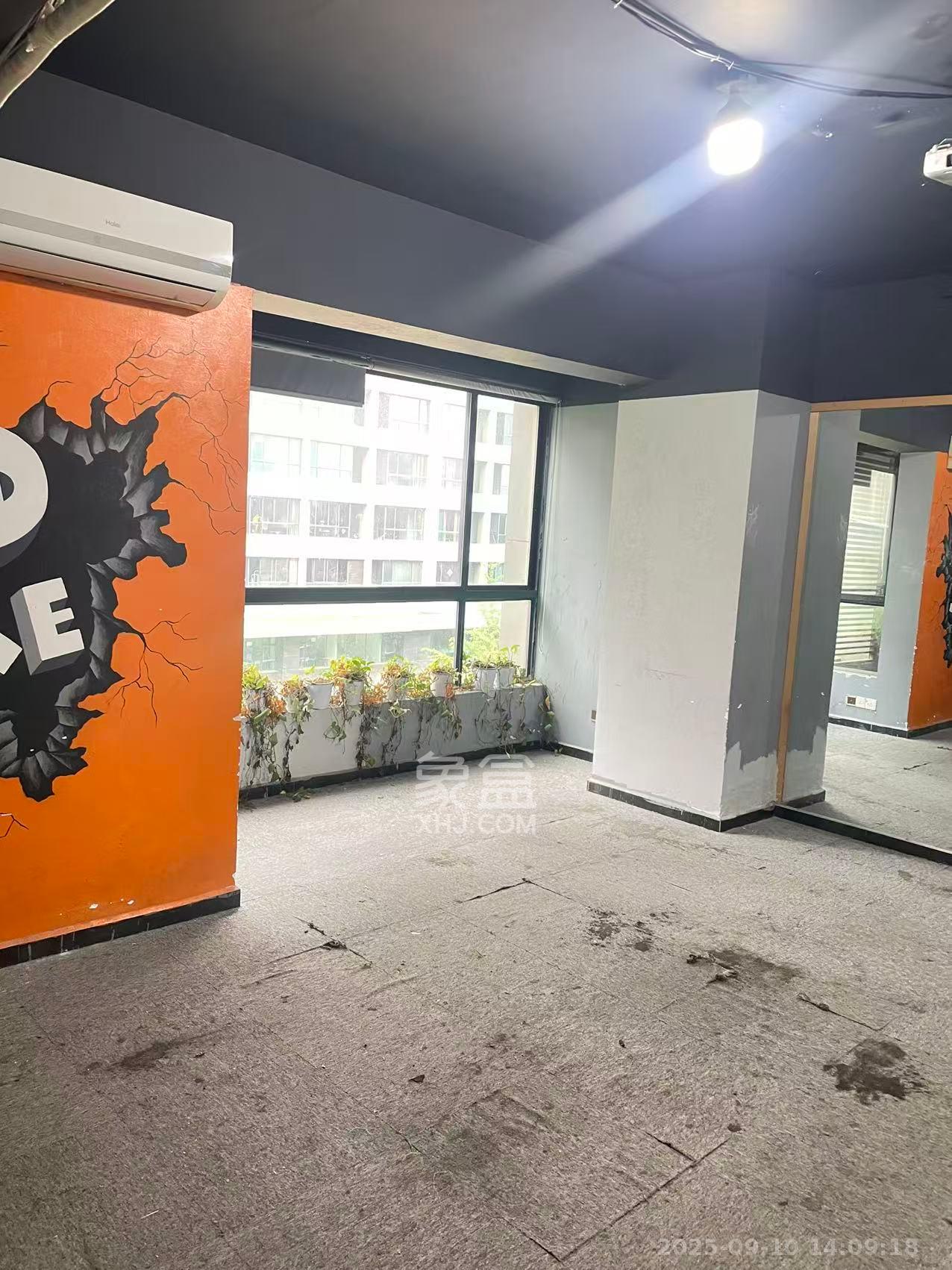 标志商务中心  1室1厅1卫    2600.0元/月 标志商务中心  1室1厅1卫    2600.0元/月室内图