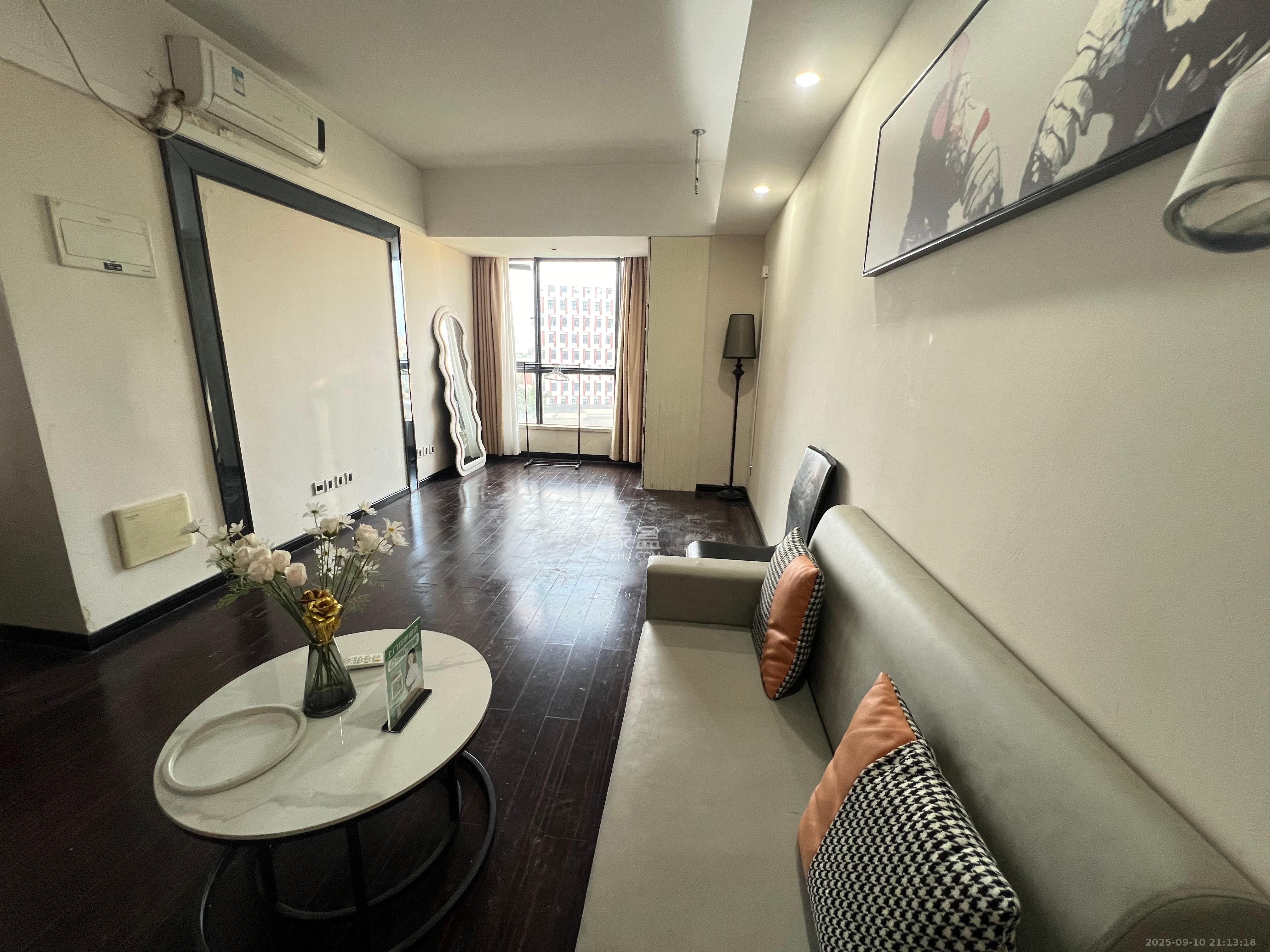 德思勤城市广场（宝格丽公寓）  1室1厅1卫    1400.0元/月室内图