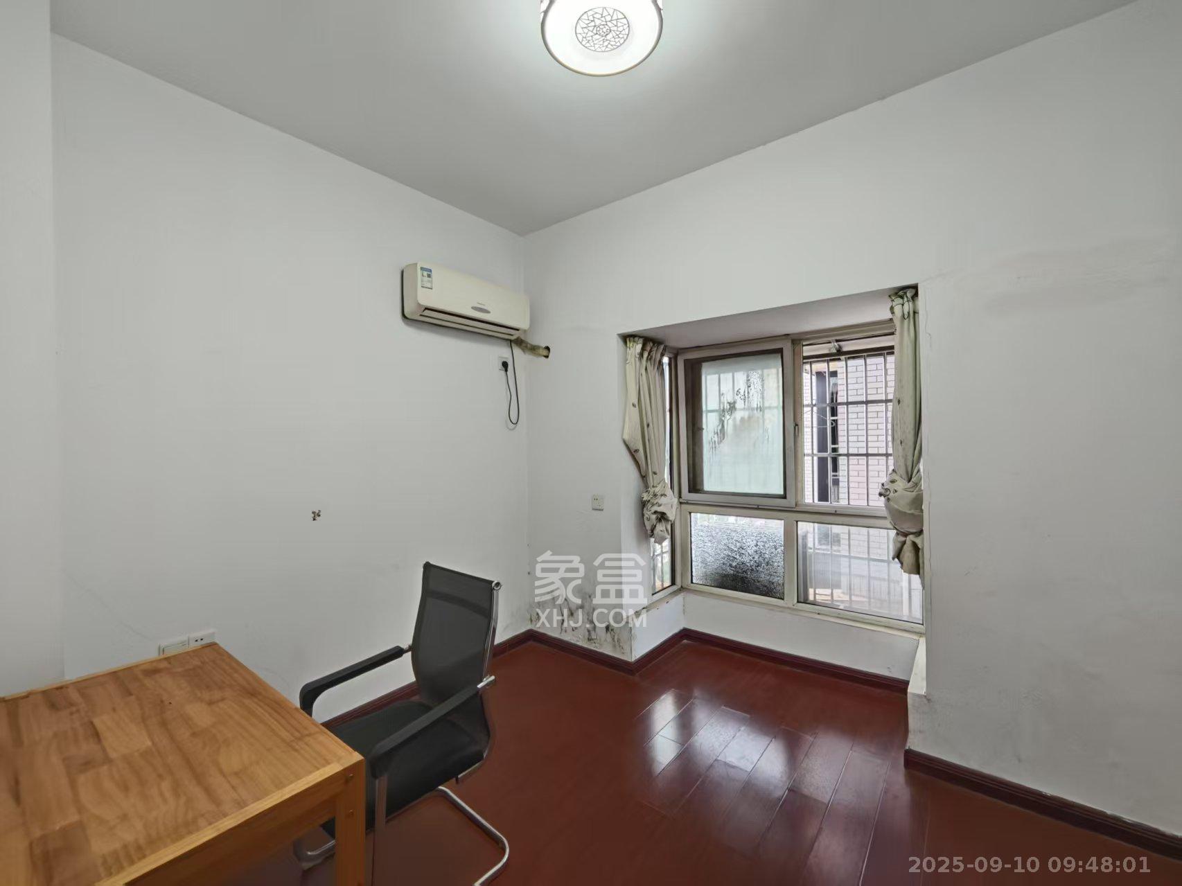 汀湘十里  4室2厅2卫    2400.0元/月 汀湘十里  4室2厅2卫    2400.0元/月室内图