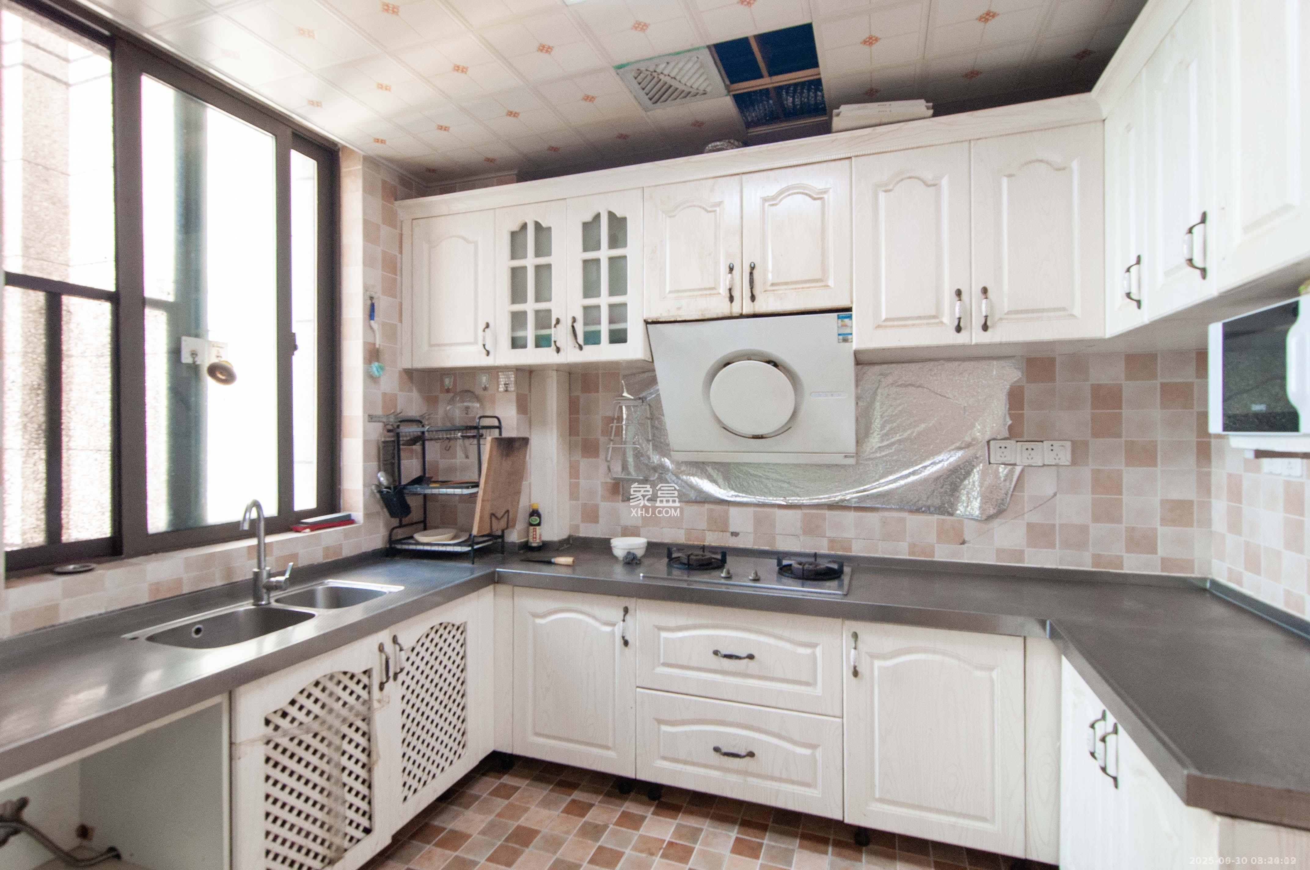 金茂梅溪湖 4室2厅2卫 3500.0元/月 金茂梅溪湖 4室2厅2卫 3500.0元/月室内图