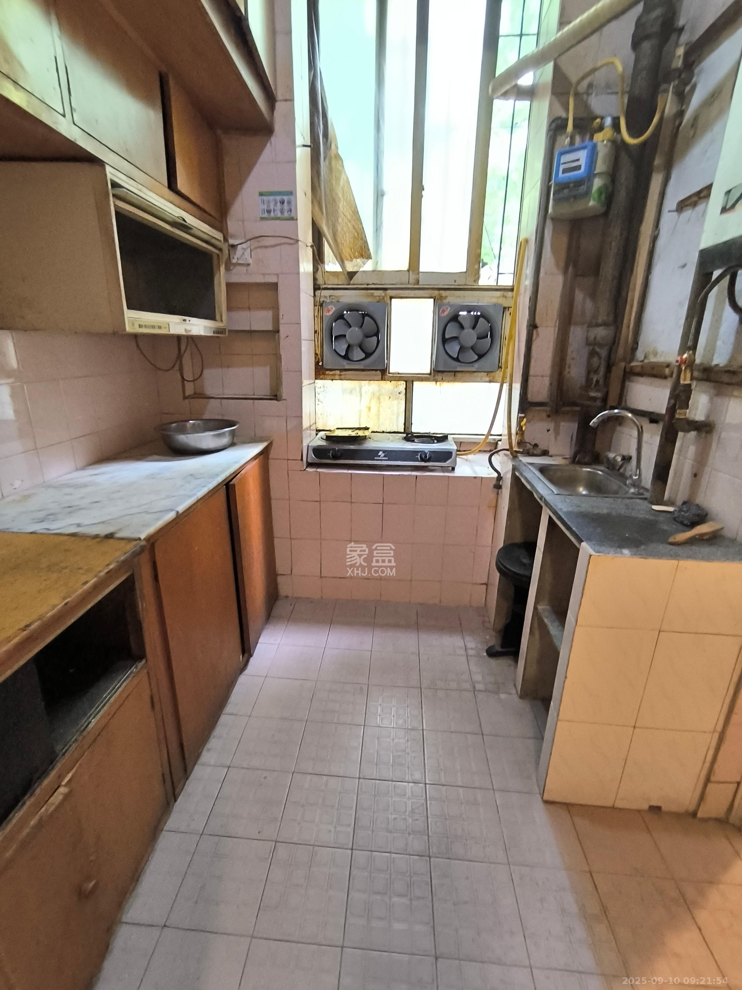 湘雅医院职工宿舍南院 3室1厅1卫 2200.0元/月 湘雅医院职工宿舍南院 3室1厅1卫 2200.0元/月室内图