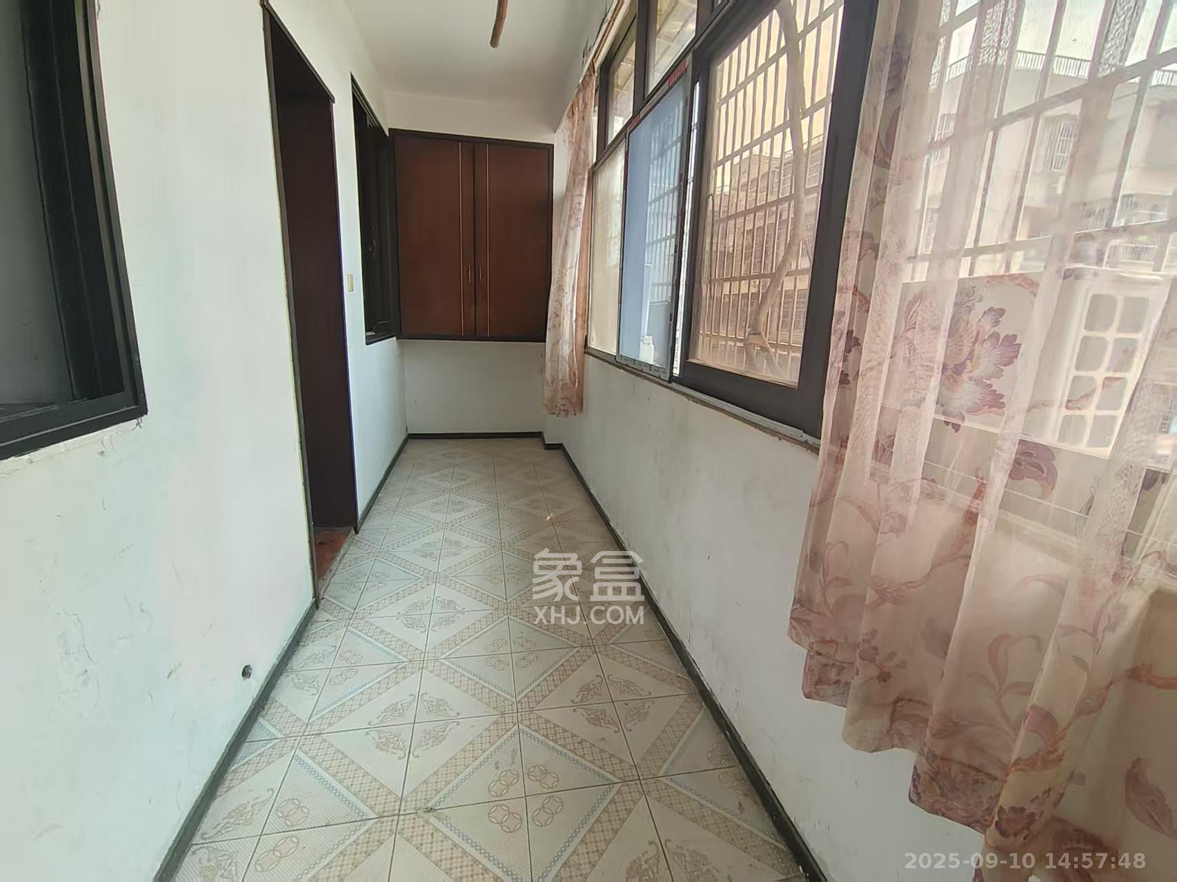 下碧湘街小区  2室1厅1卫    1600.0元/月室内图