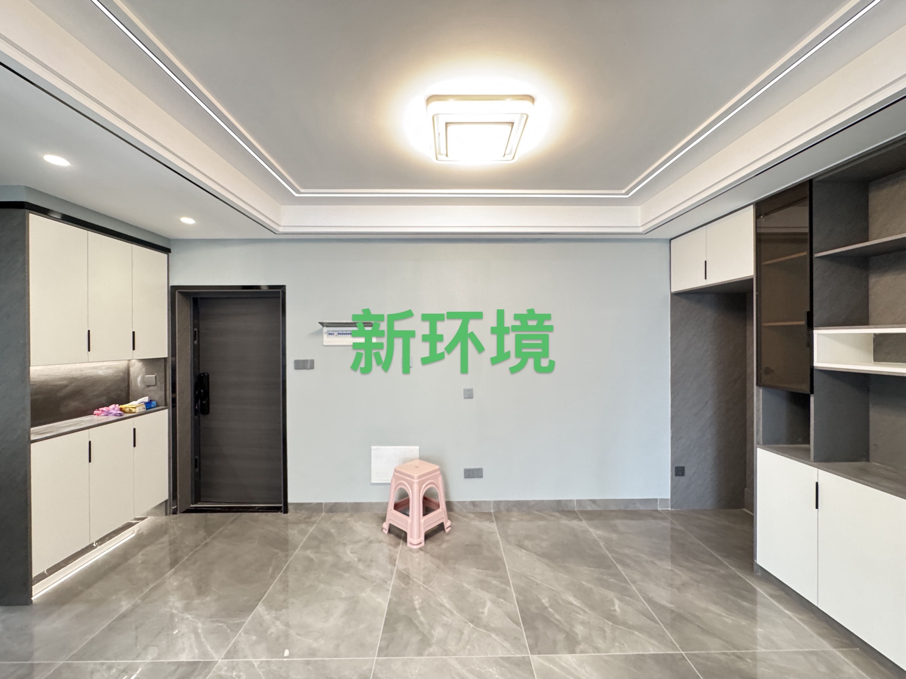 滨江名城  3室2厅2卫    68.0万客厅