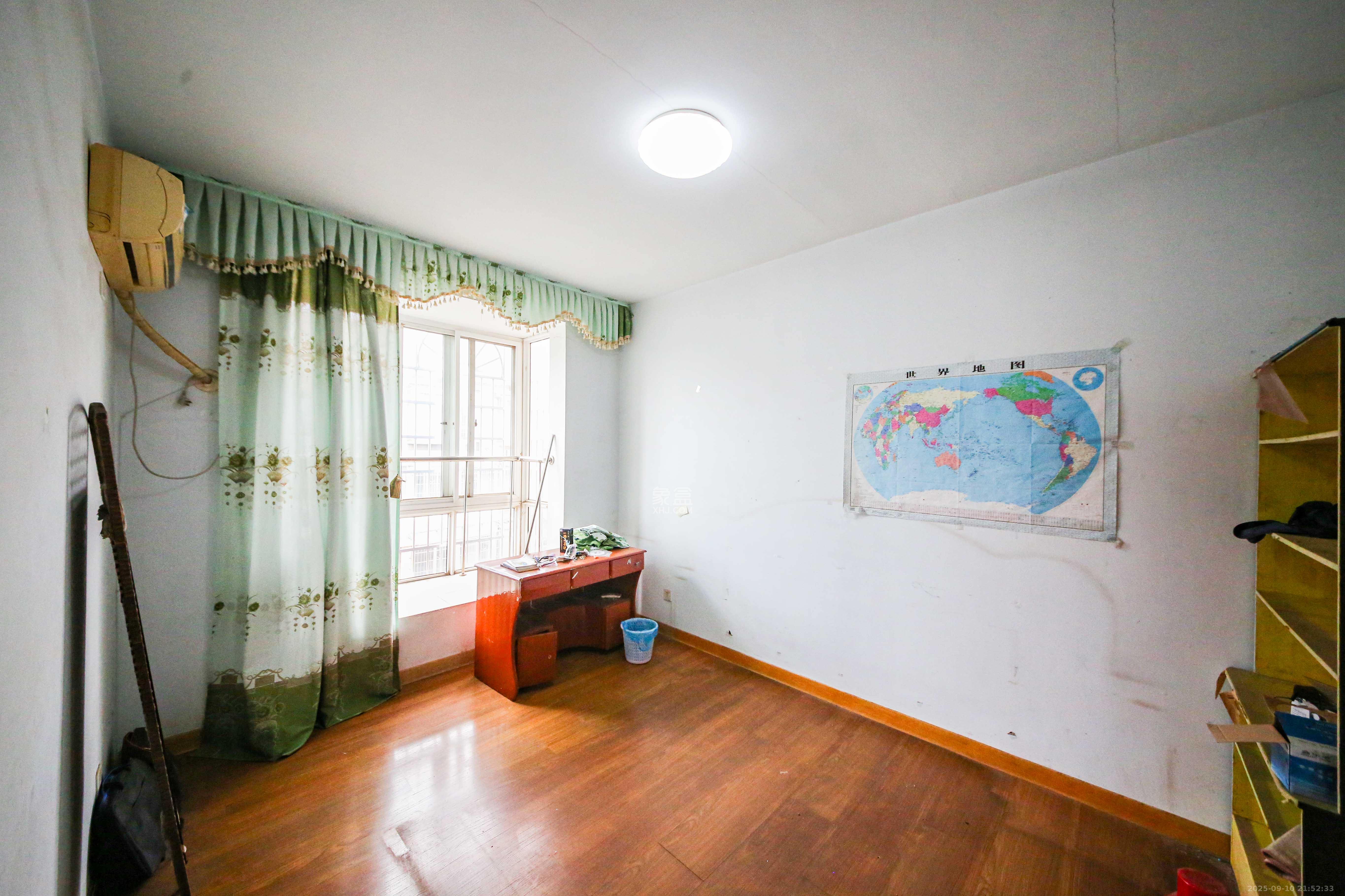 红星农博住宅小区（佳英农博小区）  3室2厅1卫    70.0万卧室