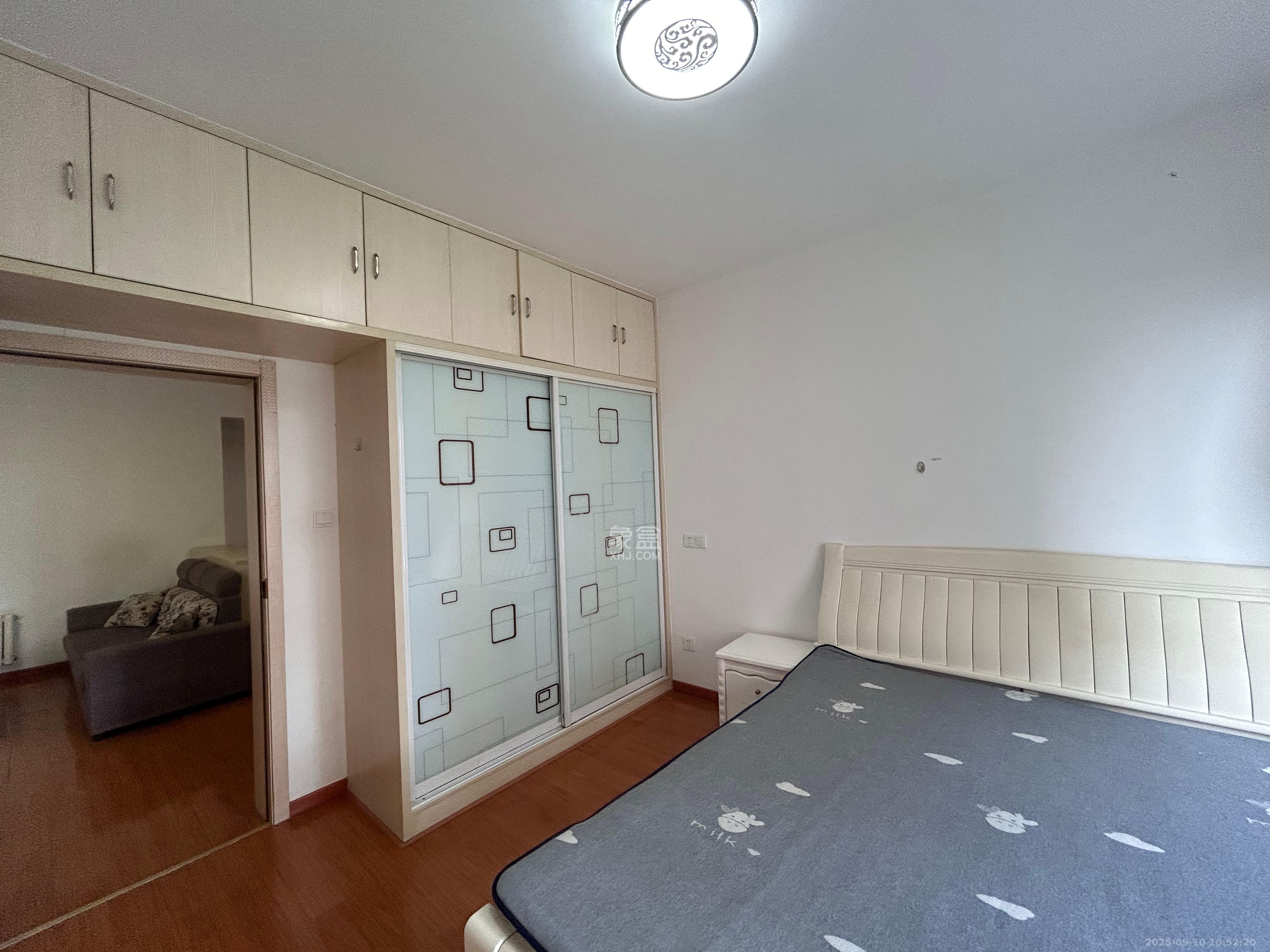 怡海星城  2室2厅1卫    1500.0元/月室内图