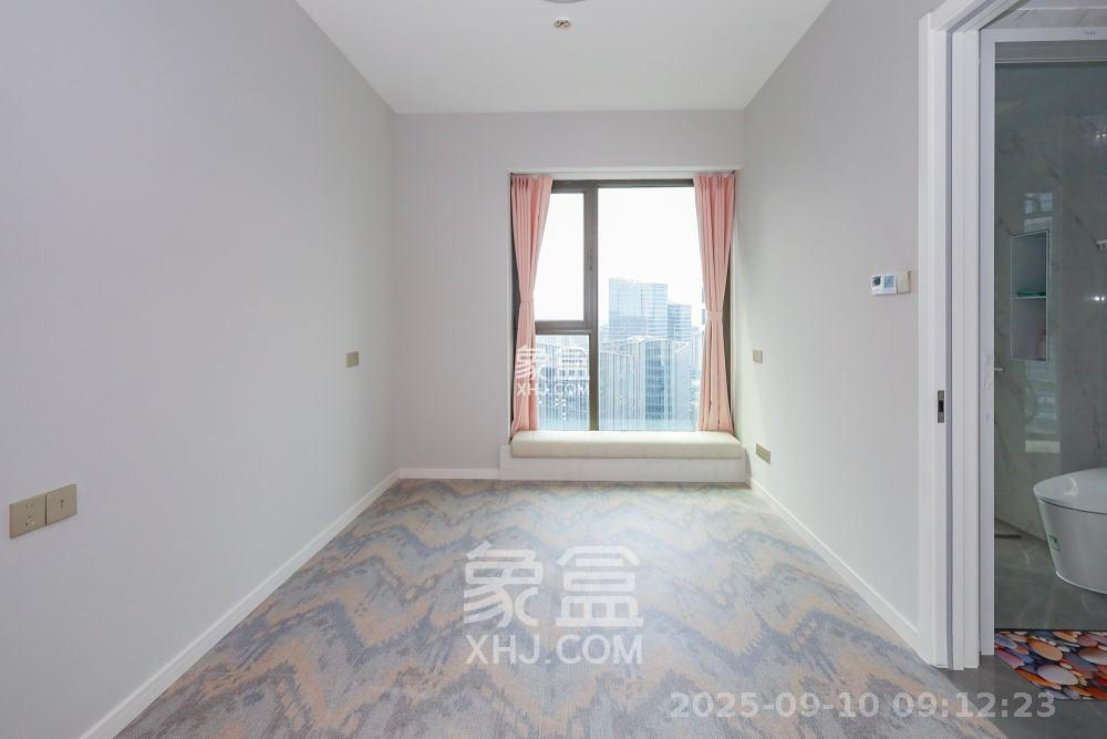 远洋外滩壹号  4室2厅2卫    15000.0元/月室内图