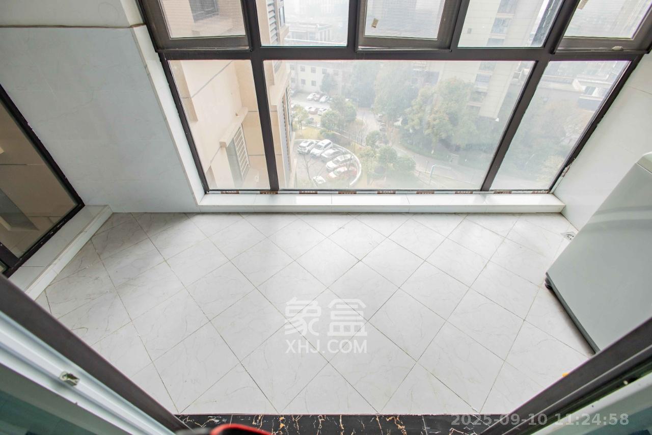 金科世界城  4室2厅2卫    2100.0元/月室内图