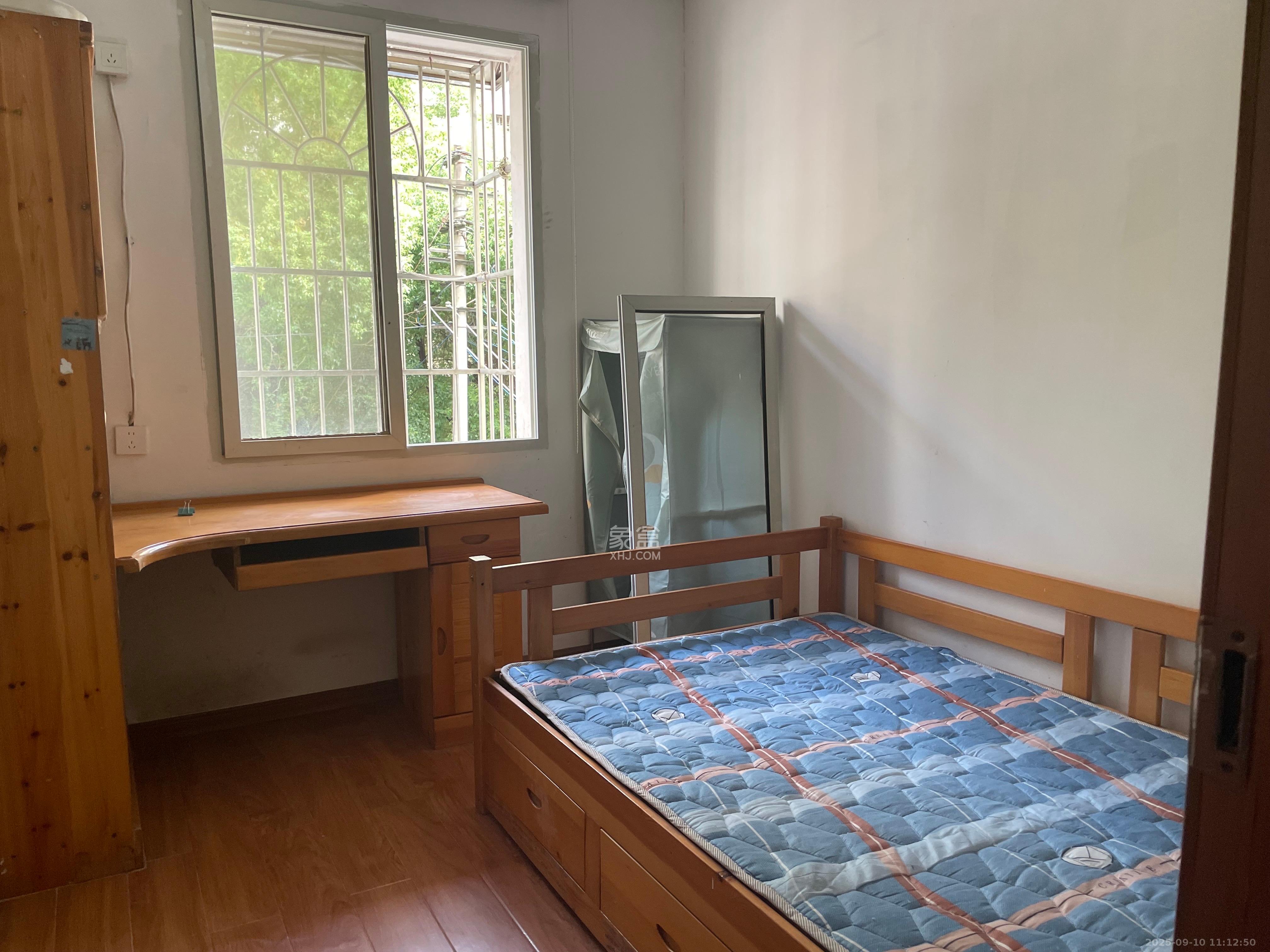 桔园小区1-8片  3室1厅1卫    1700.0元/月室内图