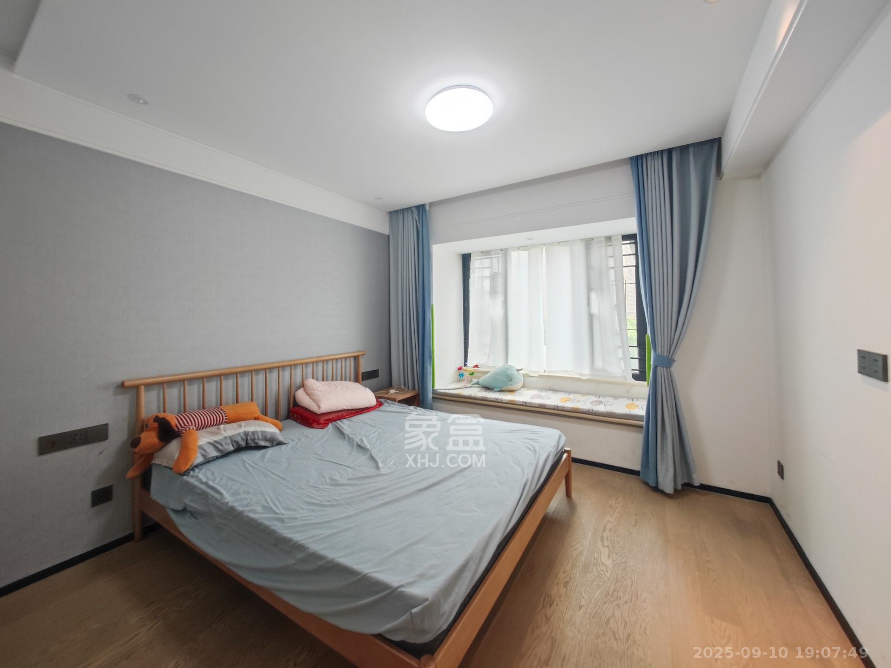 万科金色麦田  4室2厅2卫    185.0万 万科金色麦田  4室2厅2卫    185.0万卧室