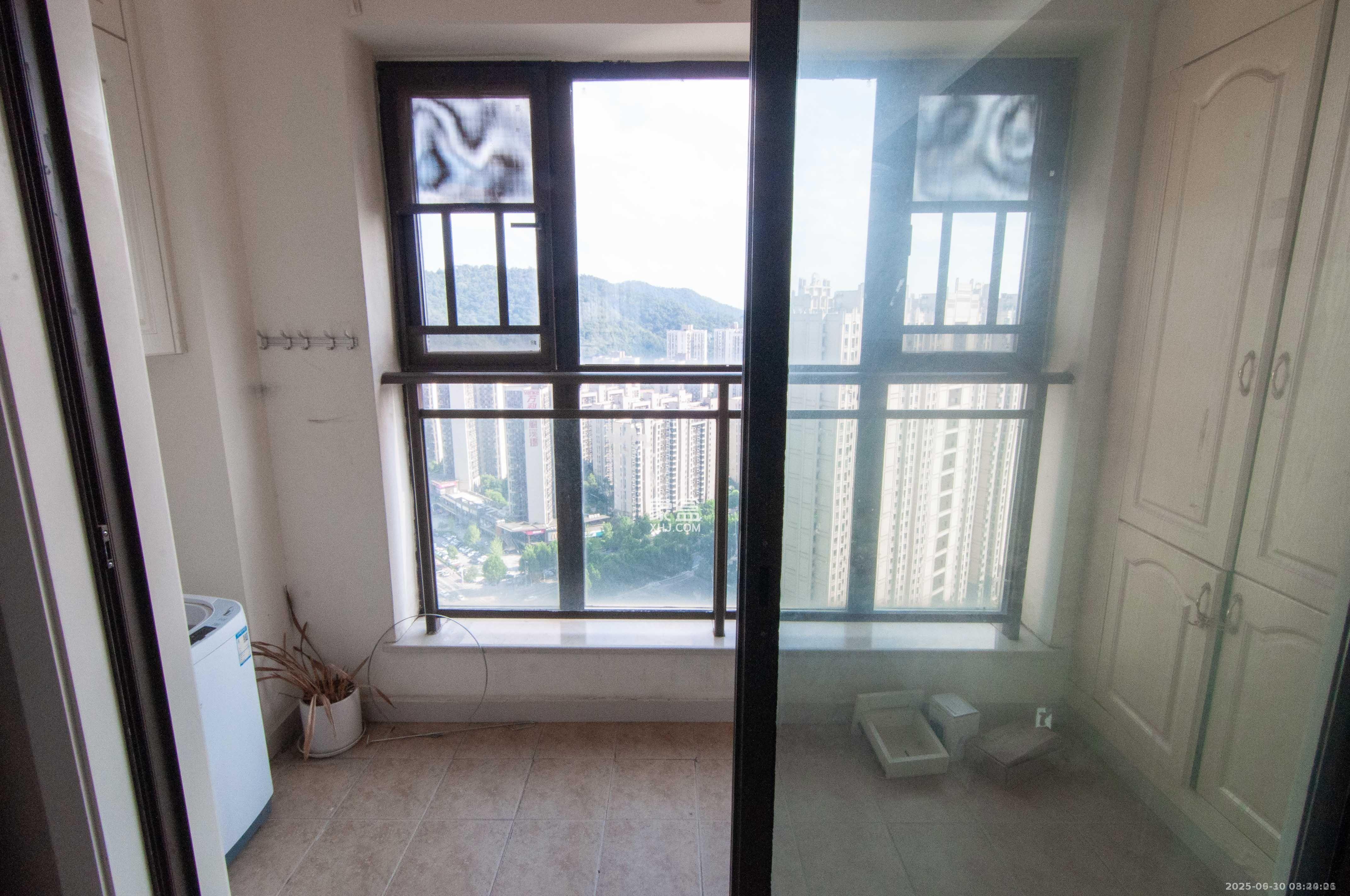 金茂梅溪湖 4室2厅2卫 3500.0元/月 金茂梅溪湖 4室2厅2卫 3500.0元/月室内图