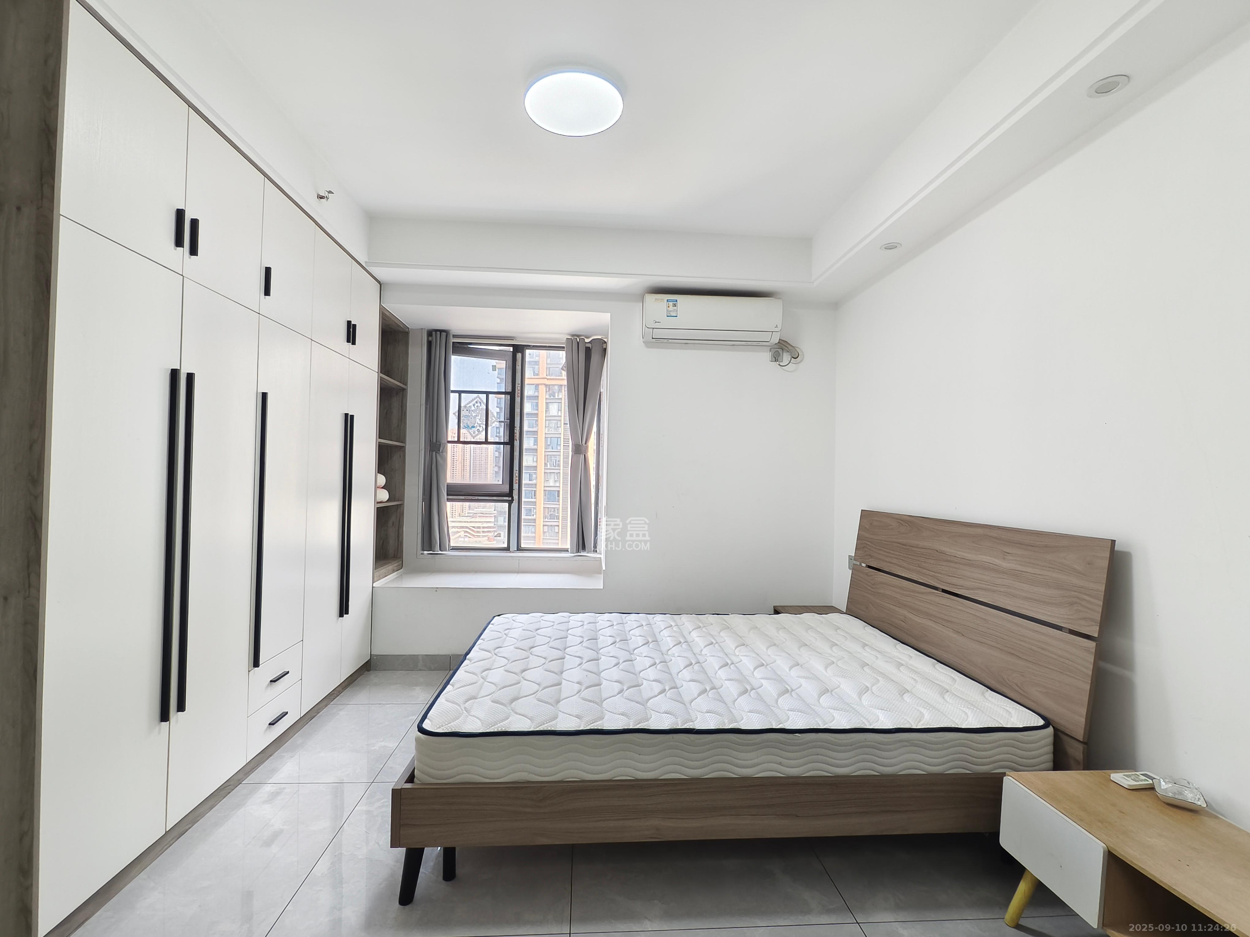 天健城  1室0厅1卫    2400.0元/月 天健城  1室0厅1卫    2400.0元/月室内图1