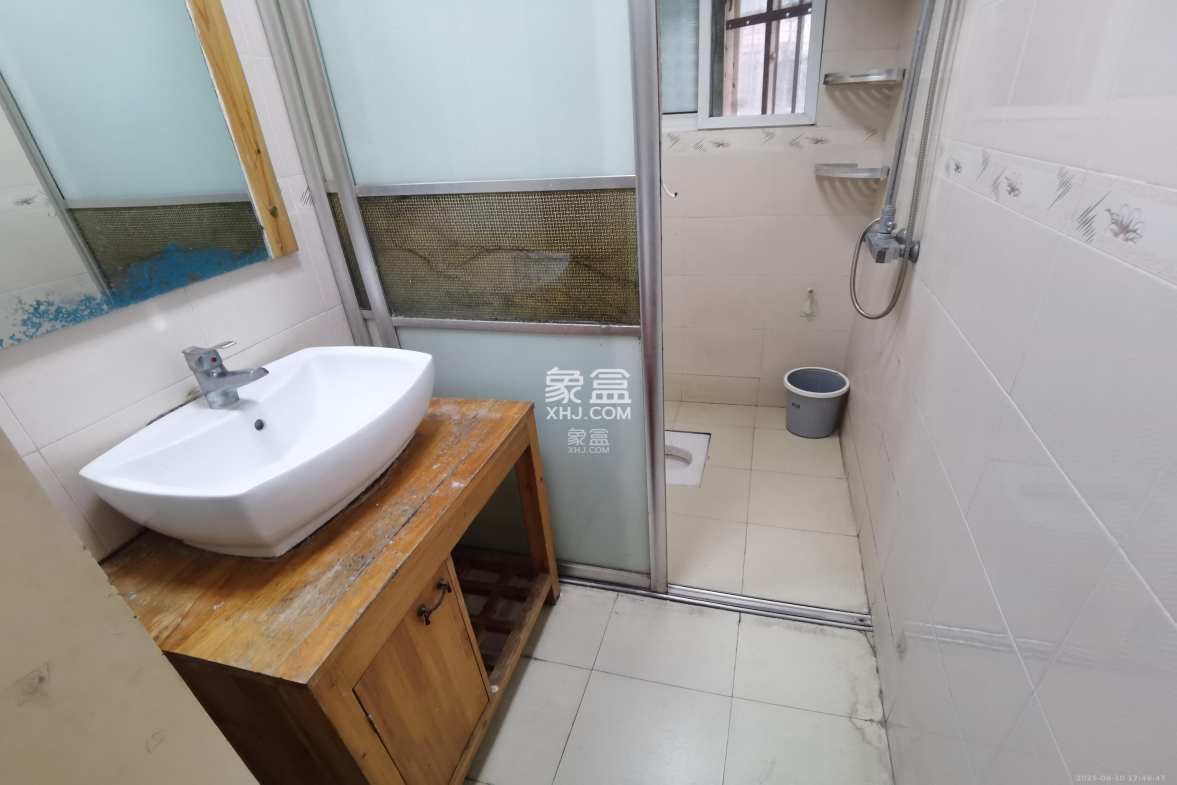 滨湖嘉园(湖滨小区) 3室2厅1卫 2700.0元/月 滨湖嘉园(湖滨小区) 3室2厅1卫 2700.0元/月室内图