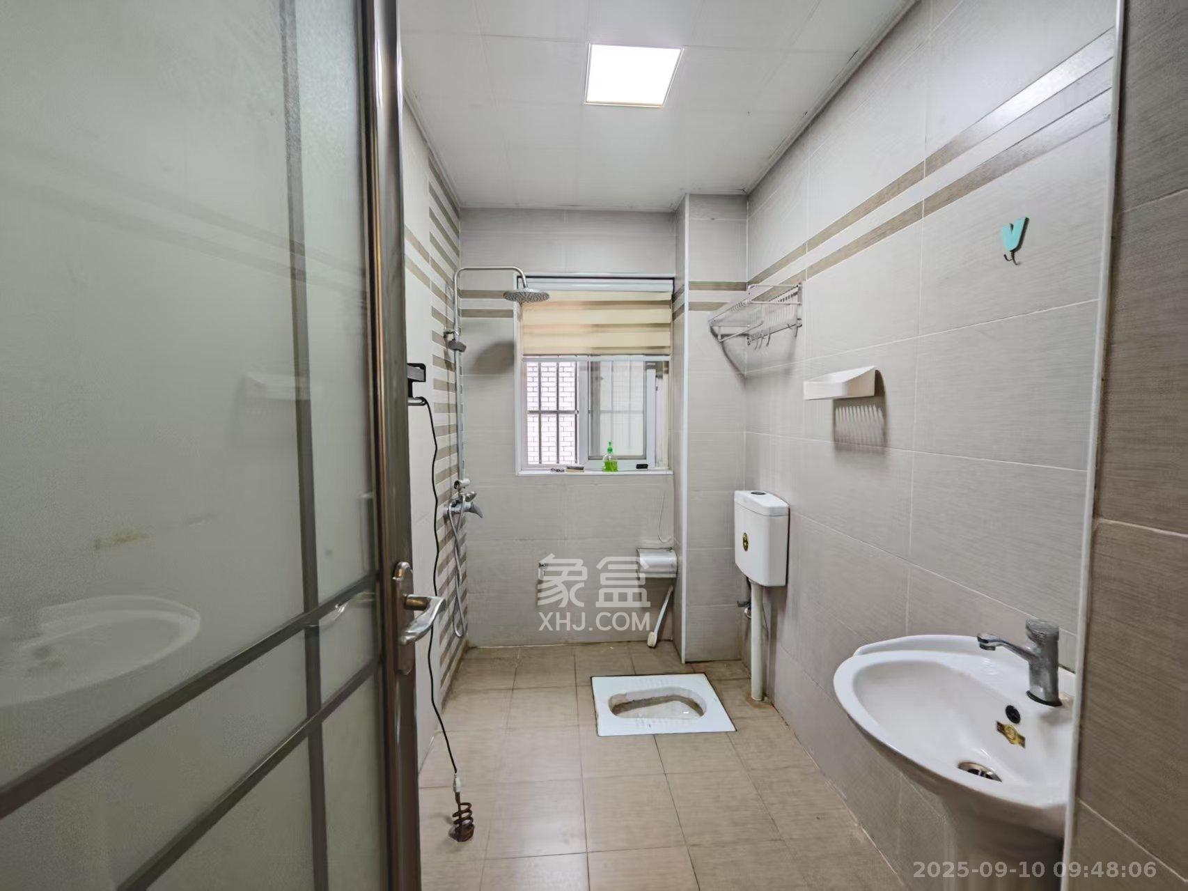 汀湘十里  4室2厅2卫    2400.0元/月 汀湘十里  4室2厅2卫    2400.0元/月室内图