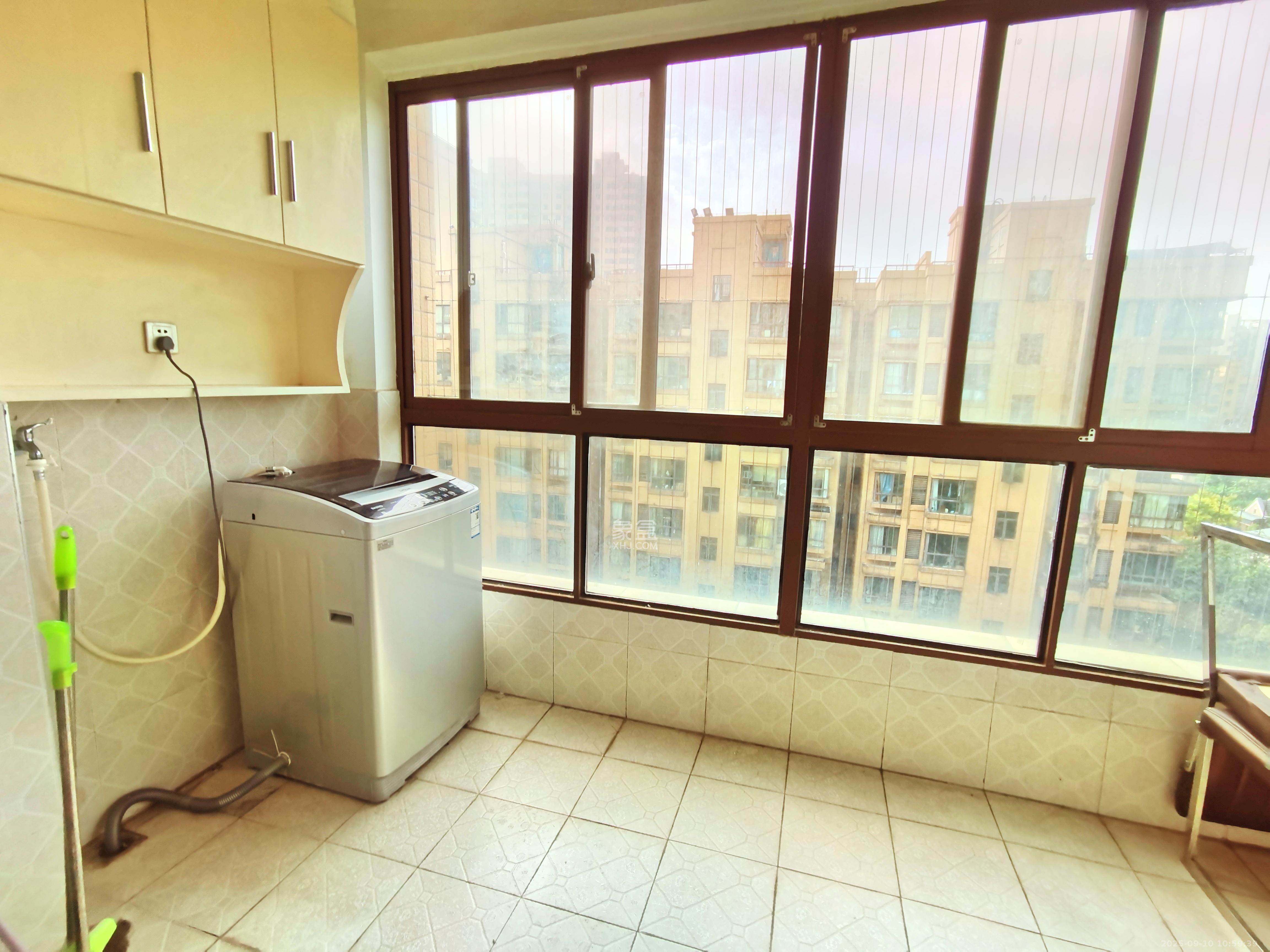 山语城二期  3室2厅1卫    1800.0元/月 山语城二期  3室2厅1卫    1800.0元/月室内图