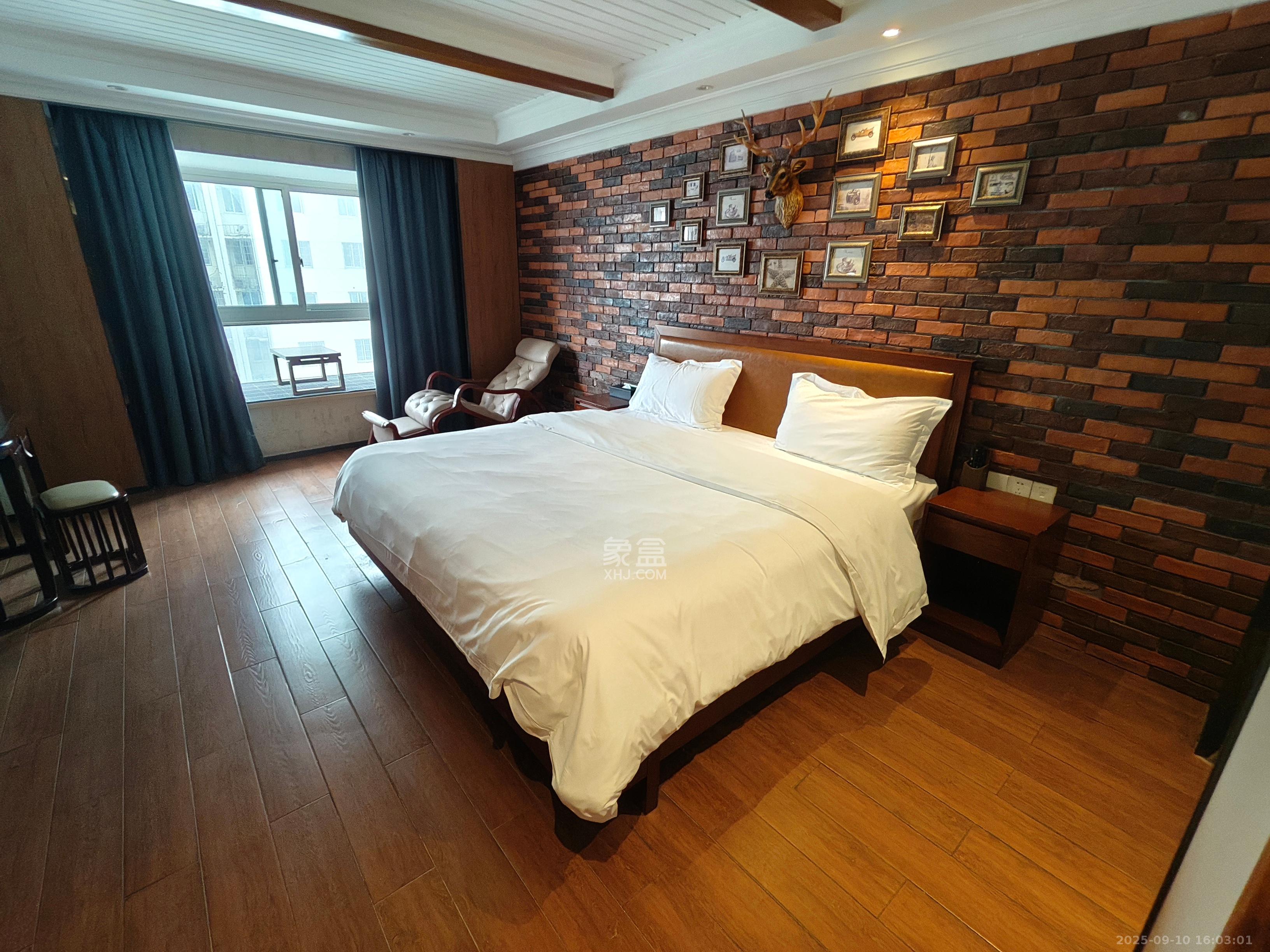 玛依拉山庄 1室1厅1卫 1700.0元/月 玛依拉山庄 1室1厅1卫 1700.0元/月室内图