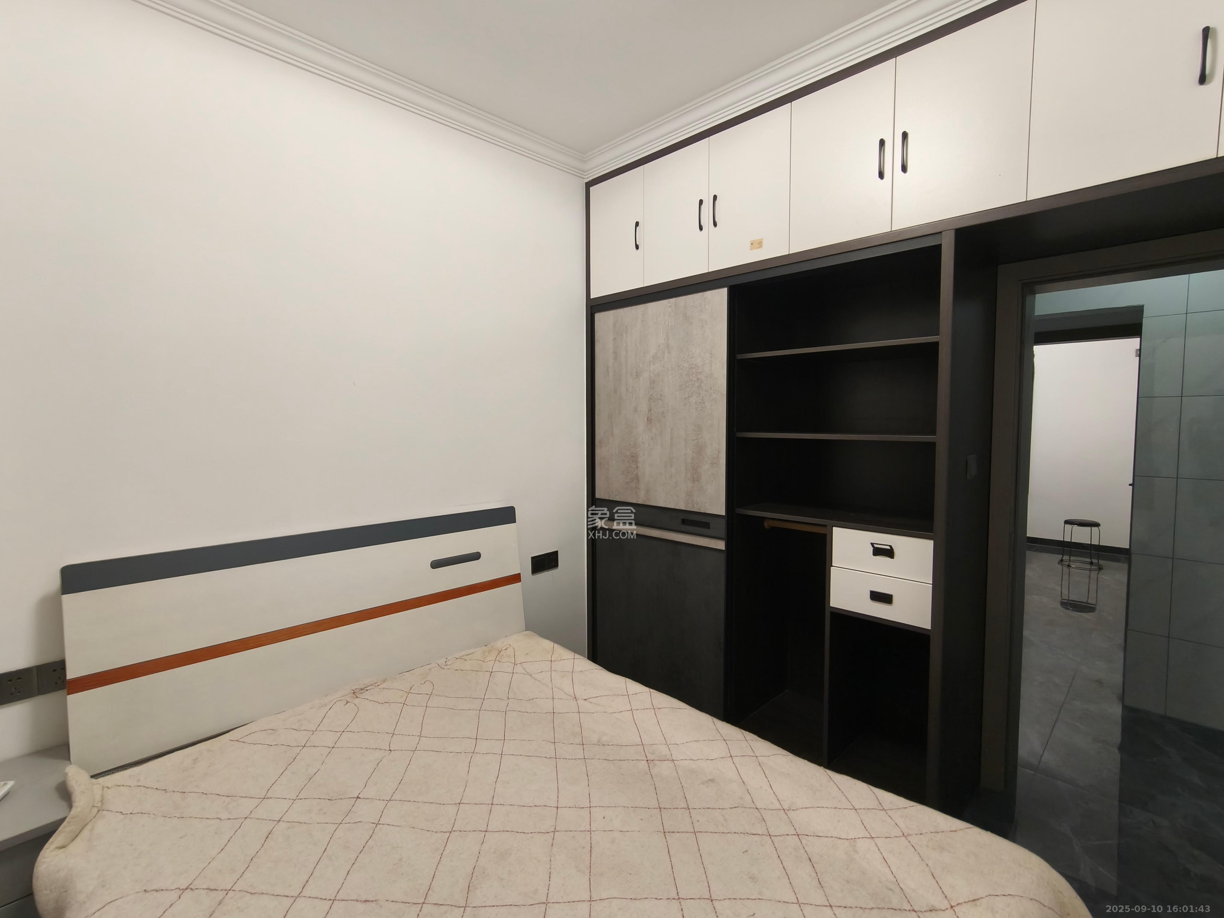 艺源颂雅小区(719街区)  4室2厅2卫    3200.0元/月 艺源颂雅小区(719街区)  4室2厅2卫    3200.0元/月室内图