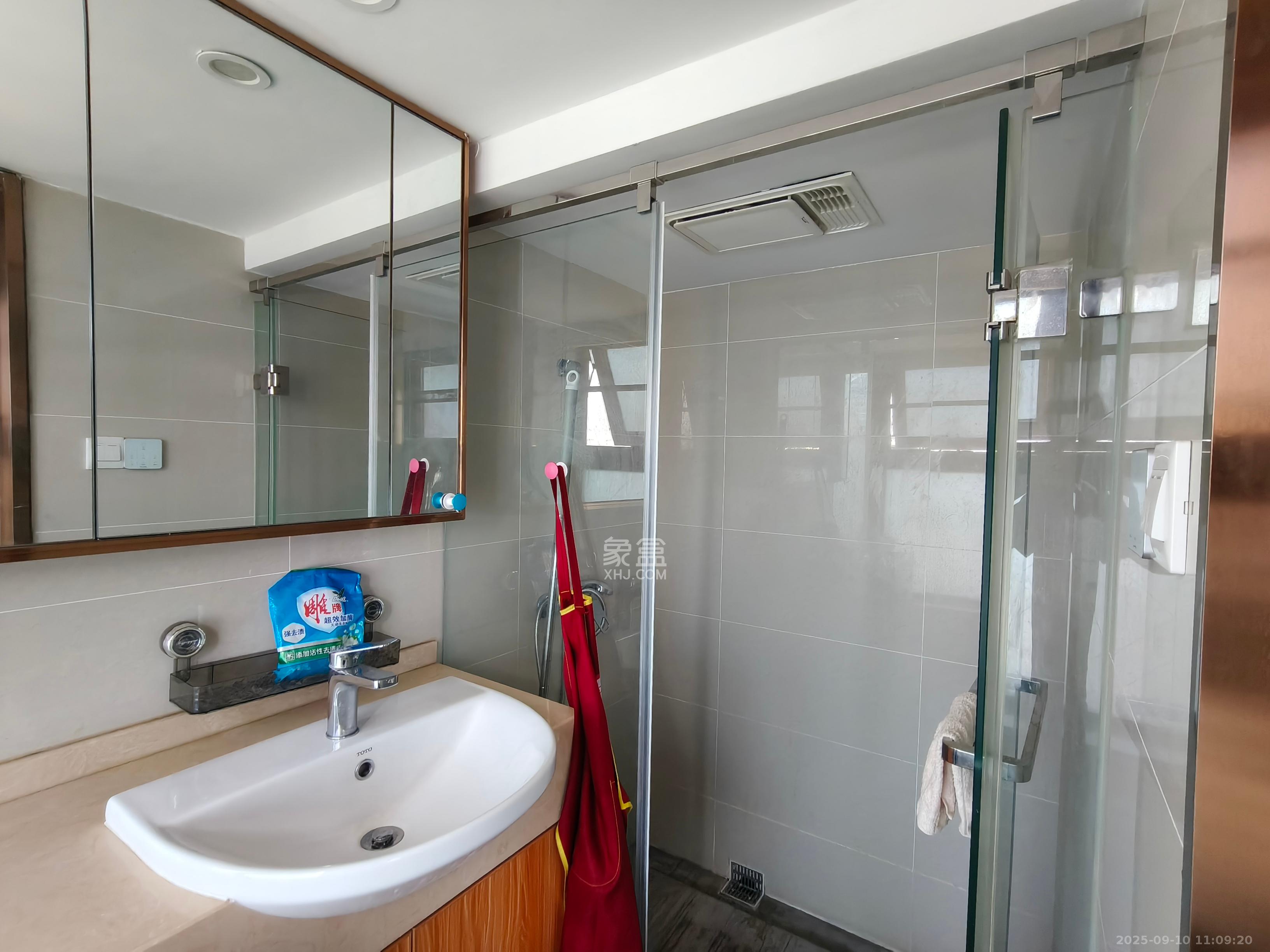 远洋外滩壹号 1室1厅1卫 2300.0元/月 远洋外滩壹号 1室1厅1卫 2300.0元/月室内图