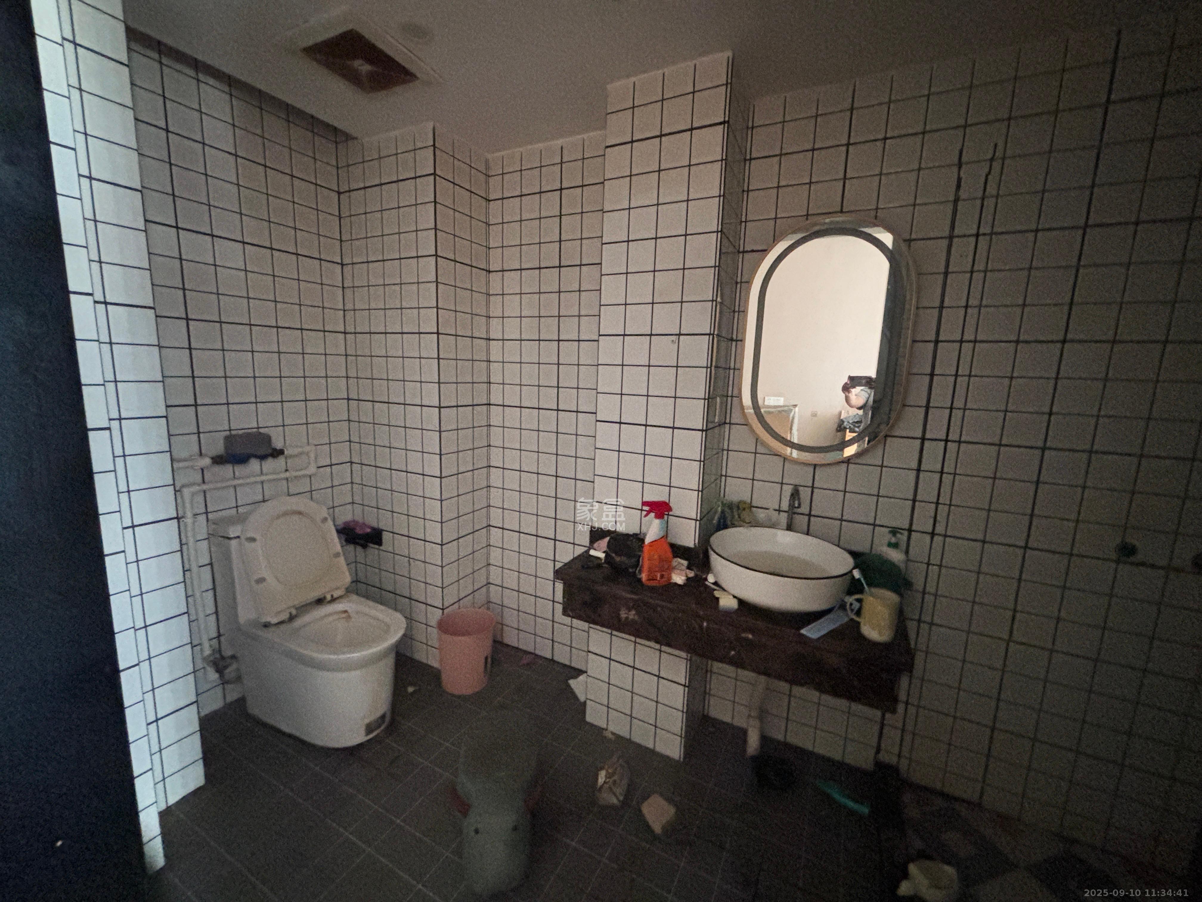 西子湖畔沃府  1室1厅1卫    2000.0元/月 西子湖畔沃府  1室1厅1卫    2000.0元/月室内图