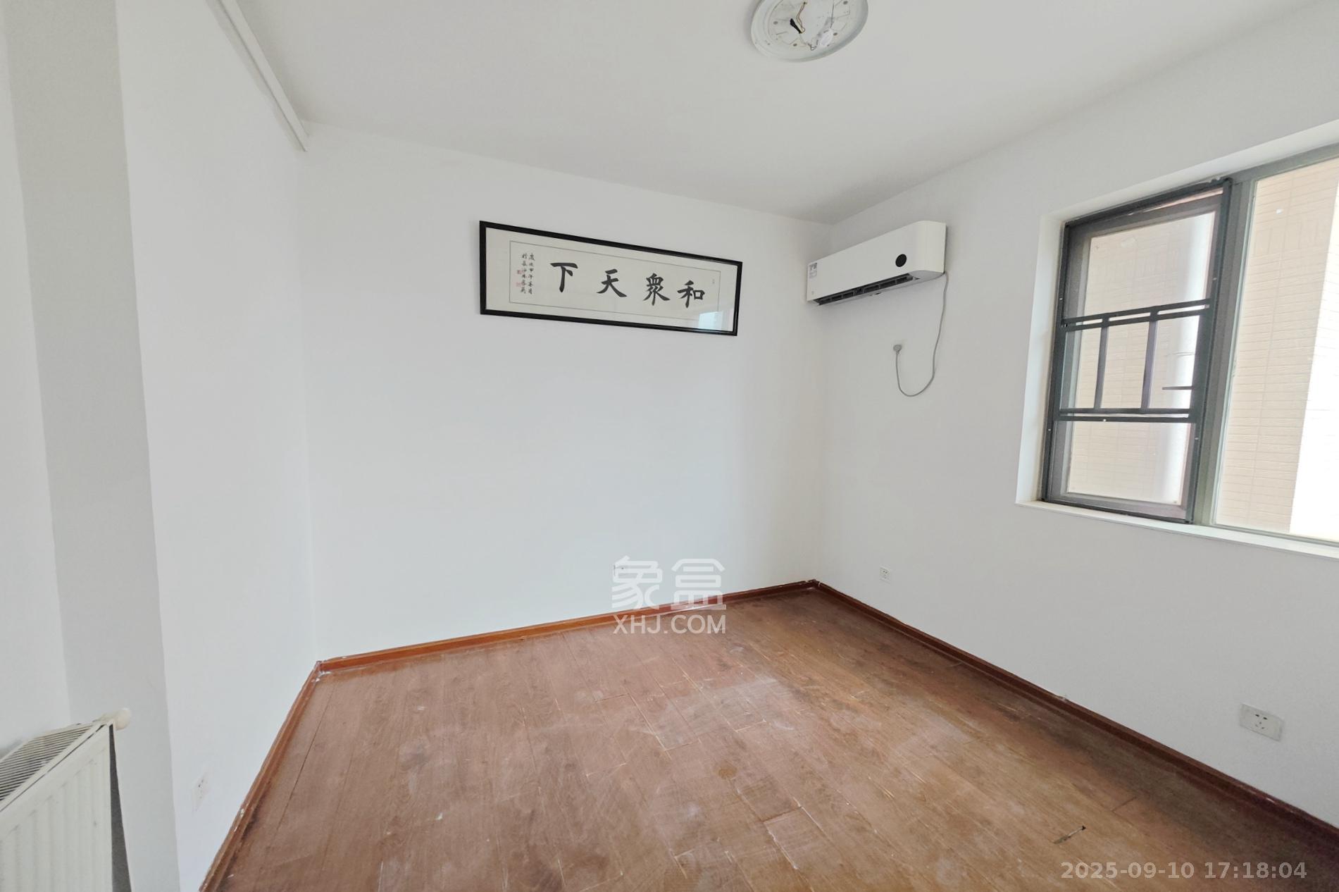 新城新世界一二三期 2室2厅1卫 78.0万 新城新世界一二三期 2室2厅1卫 78.0万卧室