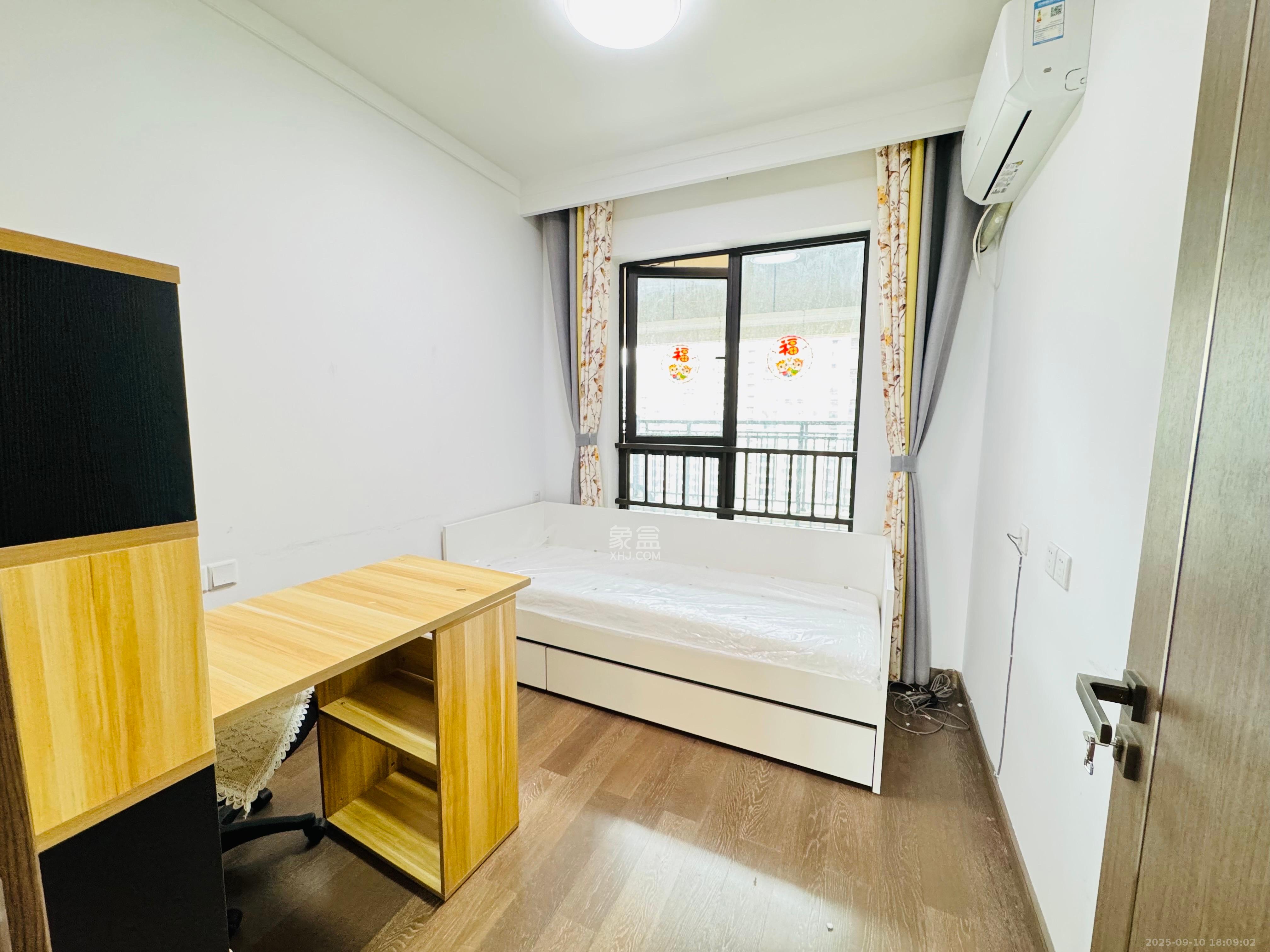 龙湖铂金中心（龙湖春江郦城）  3室2厅2卫    4000.0元/月室内图