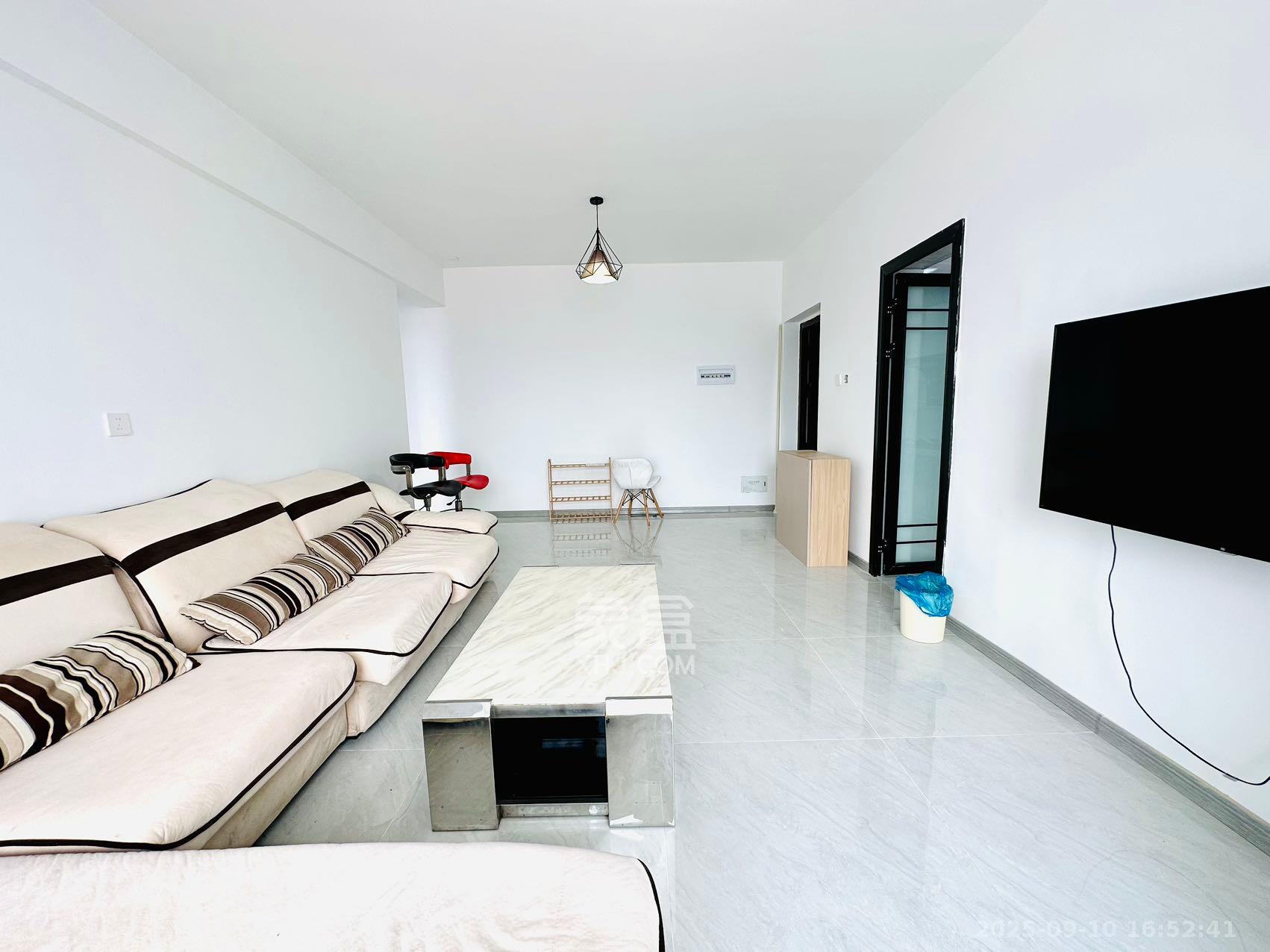 望兴景园二期（望兴西西里）  2室1厅1卫    2500.0元/月室内图