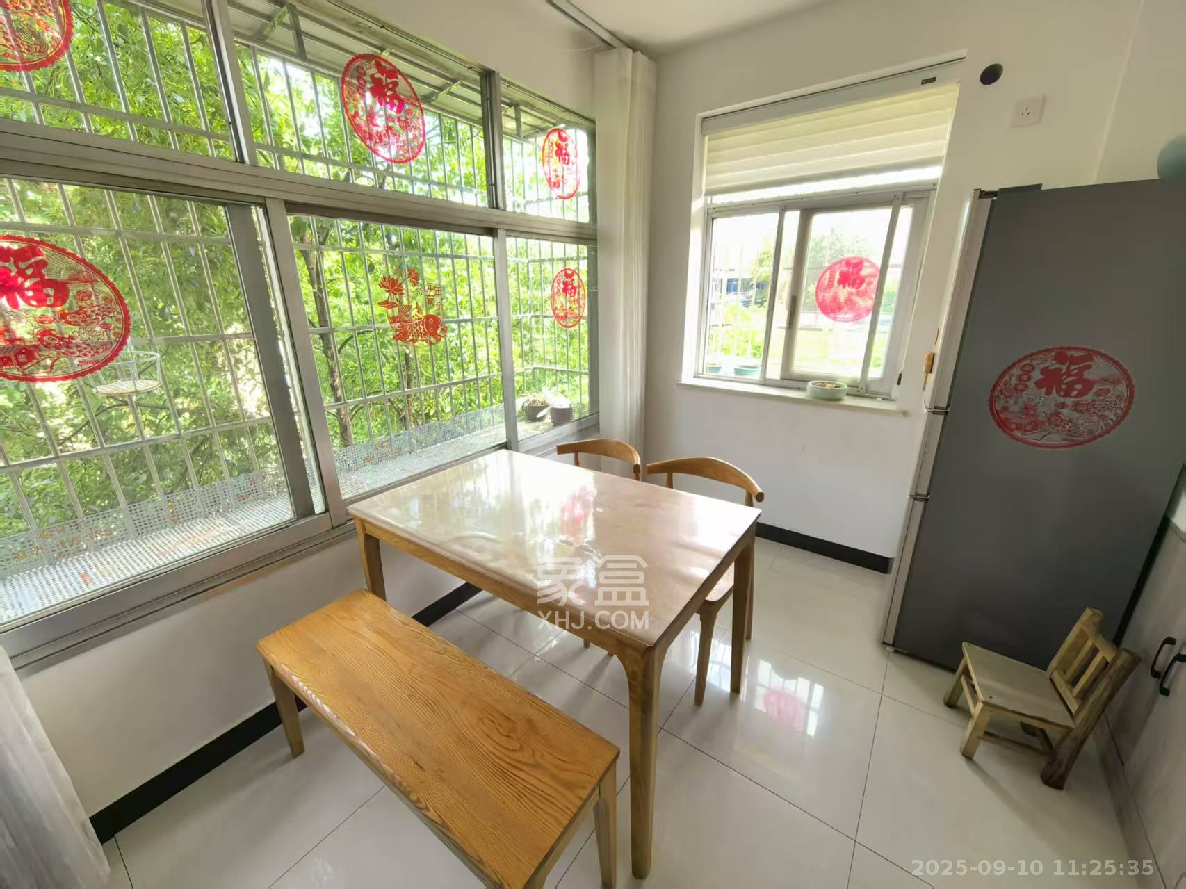 望月湖小区三片  3室2厅1卫    3100.0元/月室内图