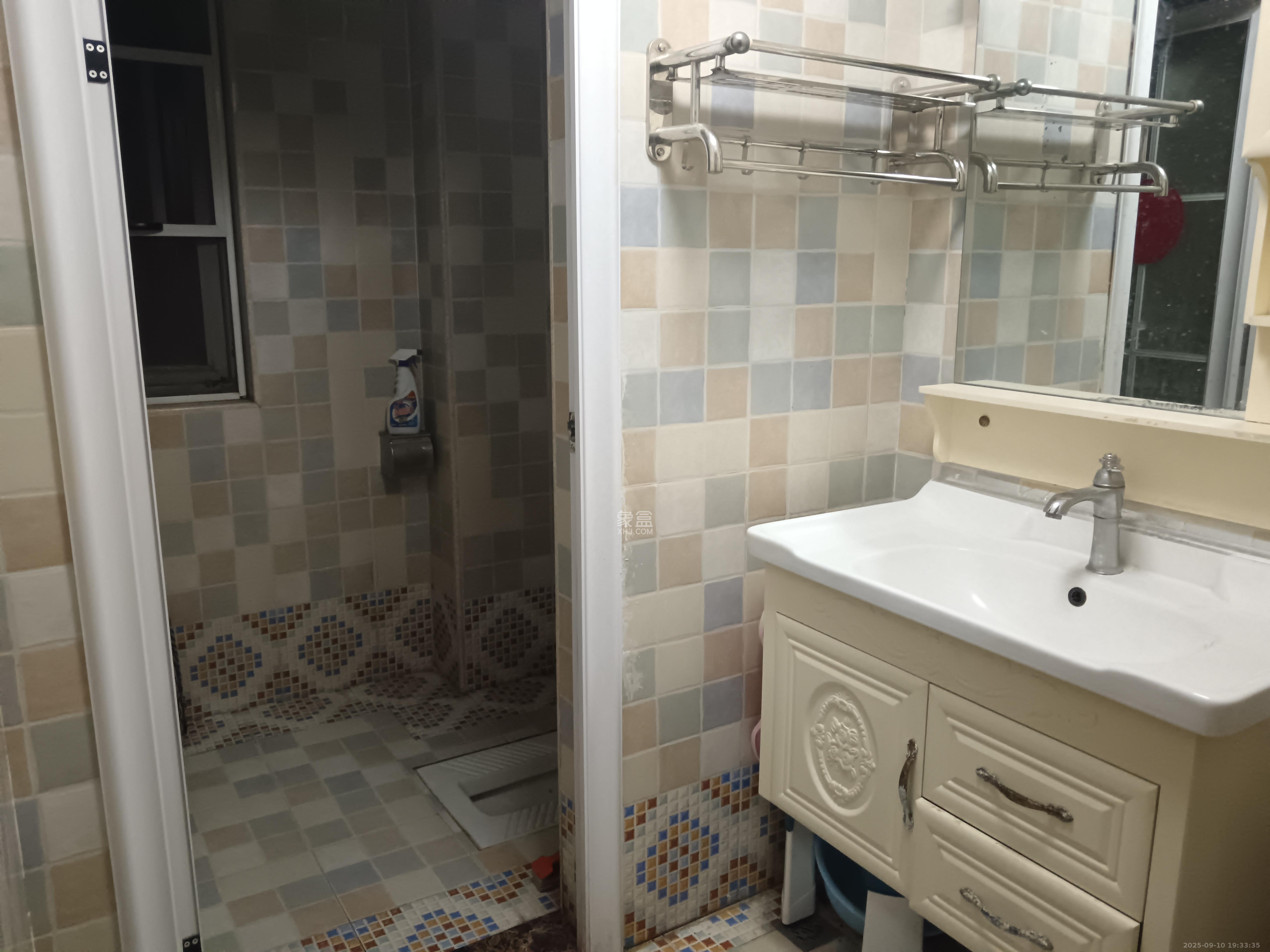 蓝光幸福满庭 1室0厅0卫 2100.0元/月 蓝光幸福满庭 1室0厅0卫 2100.0元/月室内图