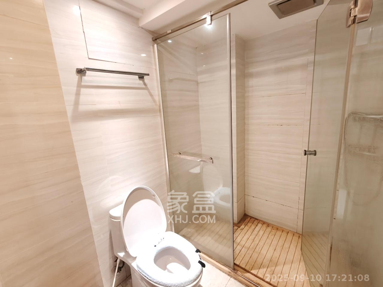 奥林匹克花园贡院二期  1室1厅1卫    1800.0元/月 奥林匹克花园贡院二期  1室1厅1卫    1800.0元/月