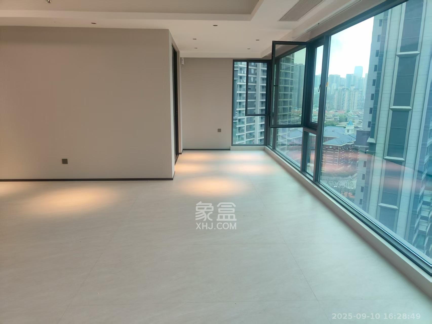 中海阅湘台 4室2厅3卫 10000.0元/月 中海阅湘台 4室2厅3卫 10000.0元/月室内图