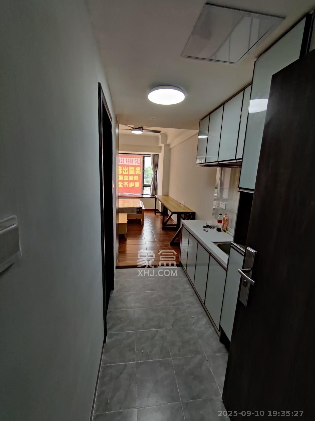 龙湖湘江星座(祺鑫星座公寓) 1室1厅1卫 1400.0元/月 龙湖湘江星座(祺鑫星座公寓) 1室1厅1卫 1400.0元/月室内图