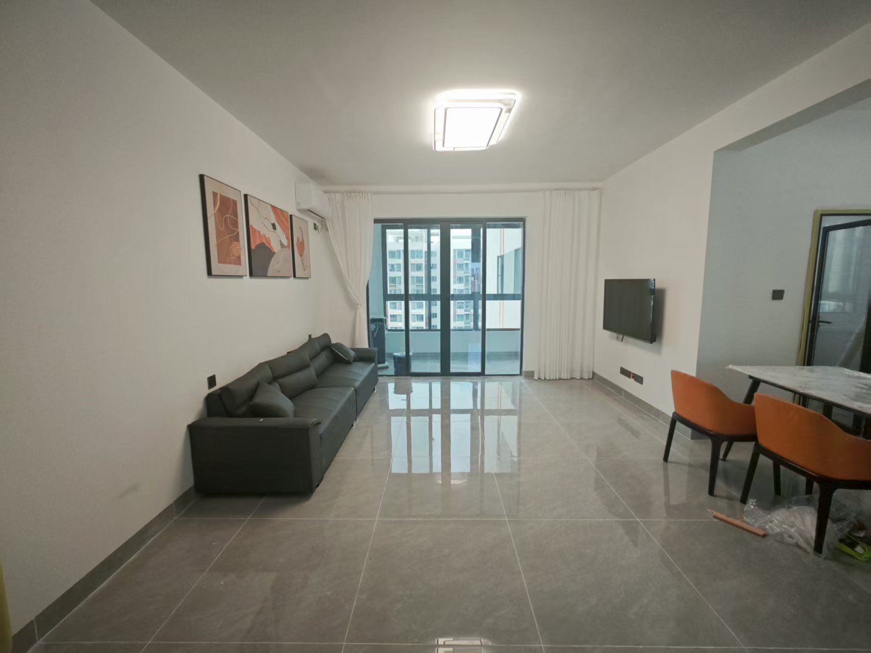 天街华府(海南新天地) 3室2厅2卫 4000.0元/月 天街华府(海南新天地) 3室2厅2卫 4000.0元/月室内图