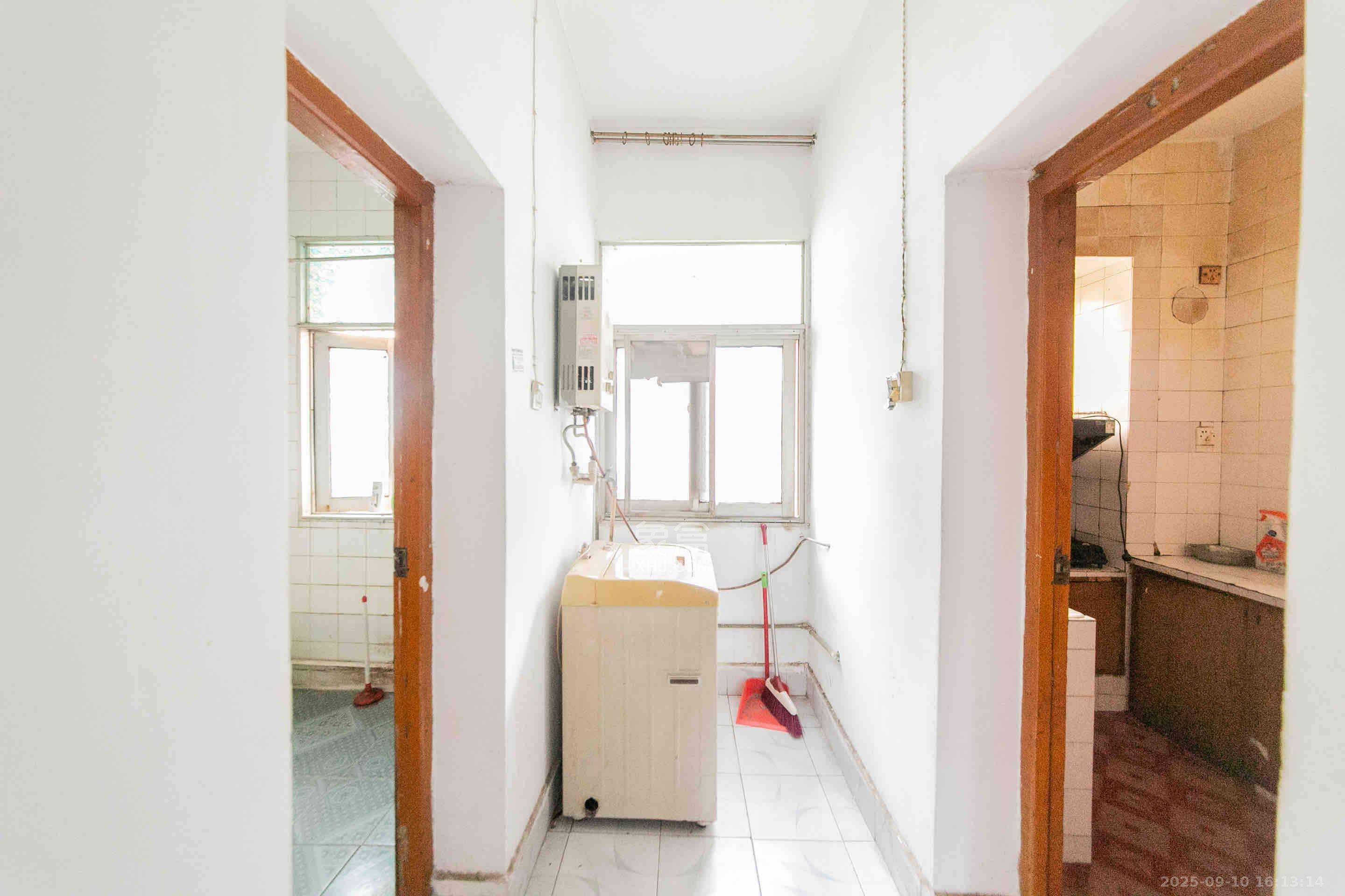 江南苑  2室2厅1卫    1800.0元/月 江南苑  2室2厅1卫    1800.0元/月室内图