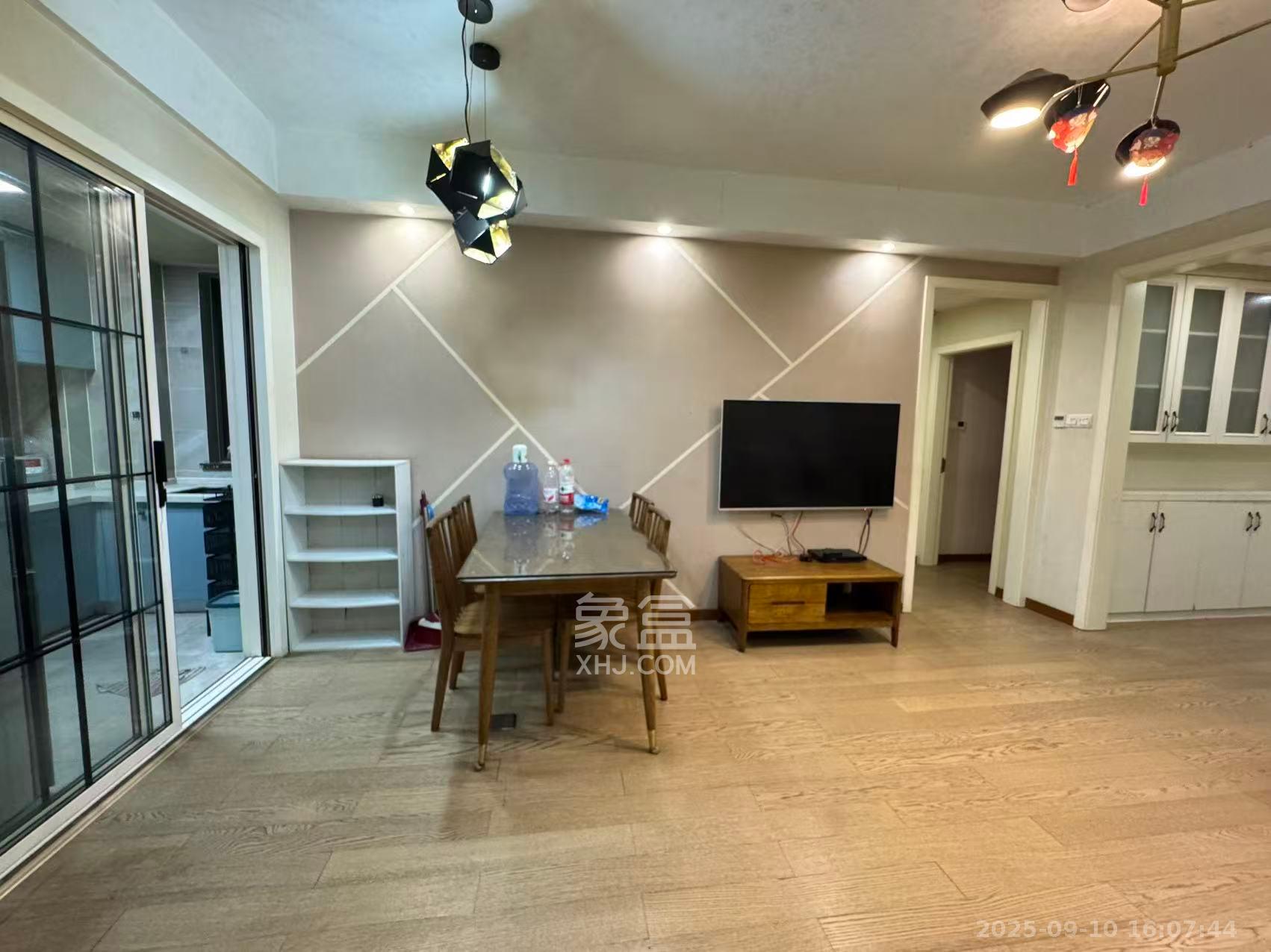 万博汇  2室2厅1卫    3200.0元/月室内图