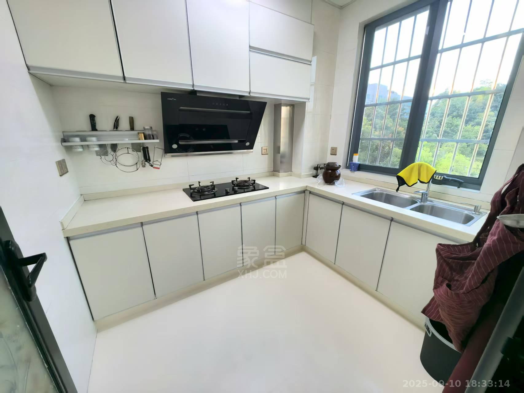 上善国际(翰林府) 3室2厅2卫 2300.0元/月 上善国际(翰林府) 3室2厅2卫 2300.0元/月室内图