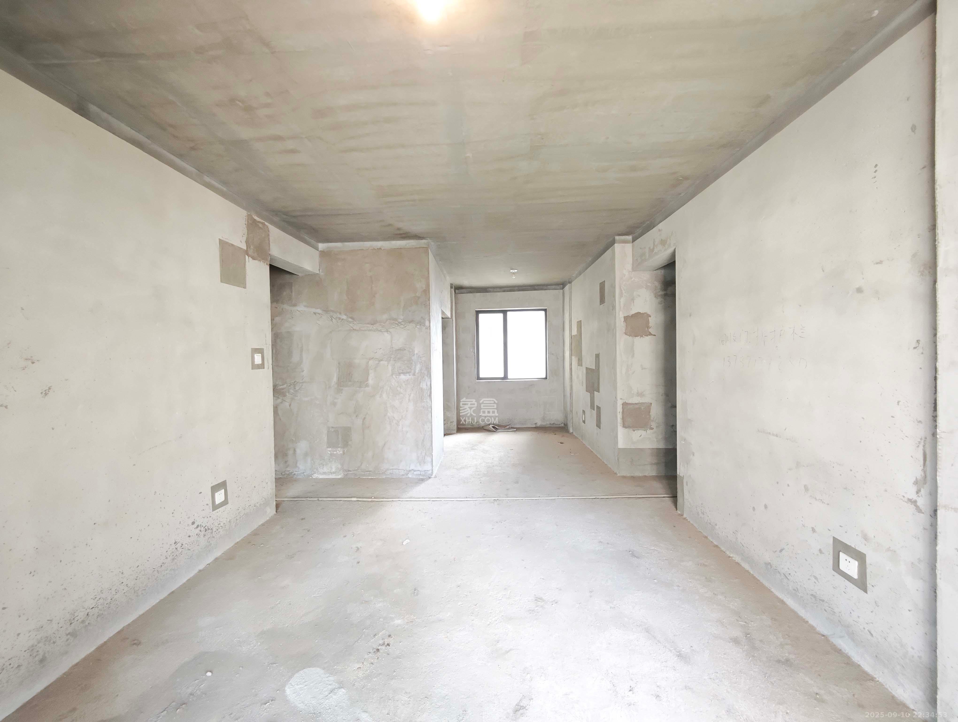 中建嘉和城  4室2厅2卫    104.0万