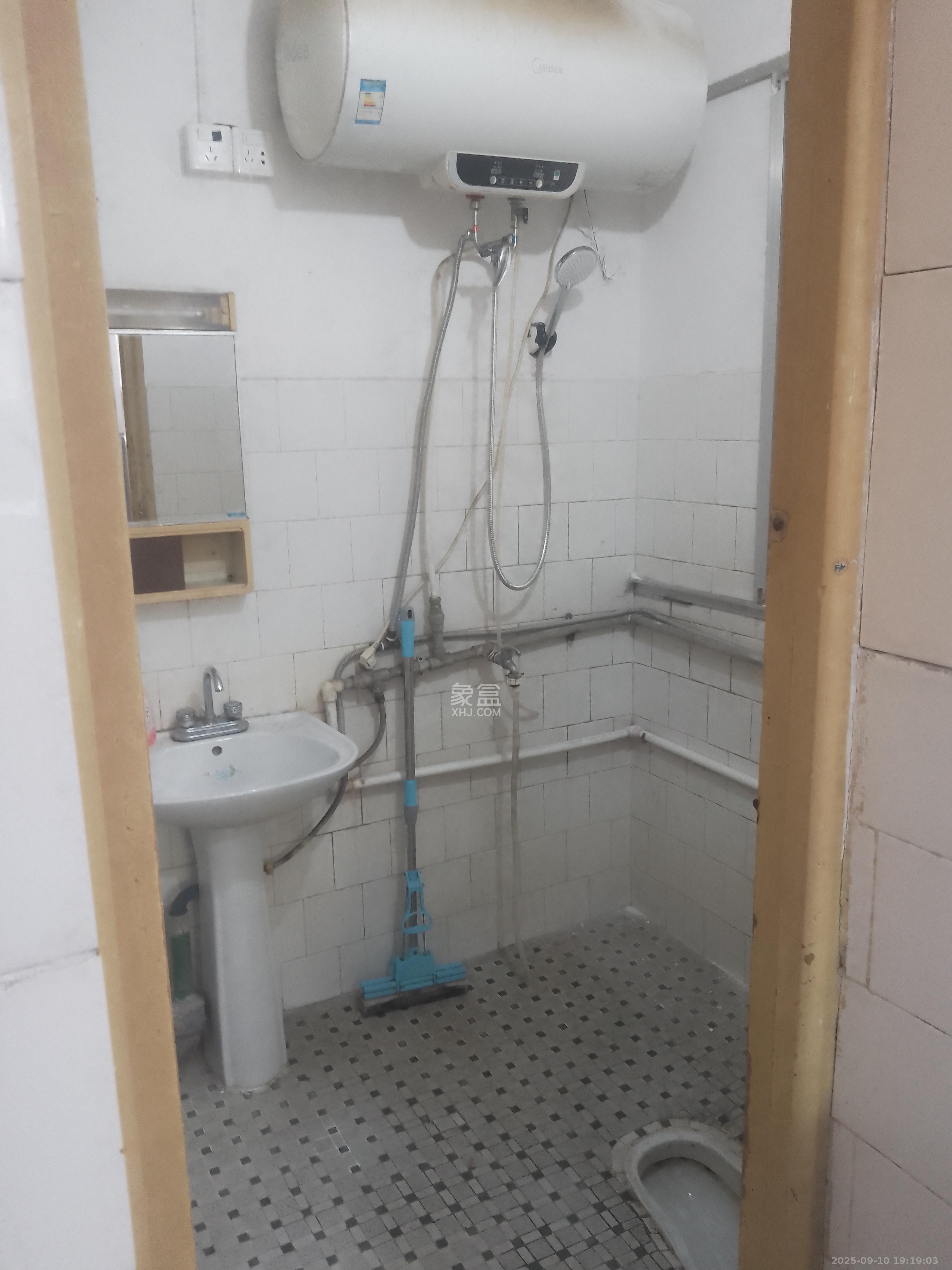 向东园社区(国税局宿舍)  2室1厅1卫    1500.0元/月室内图