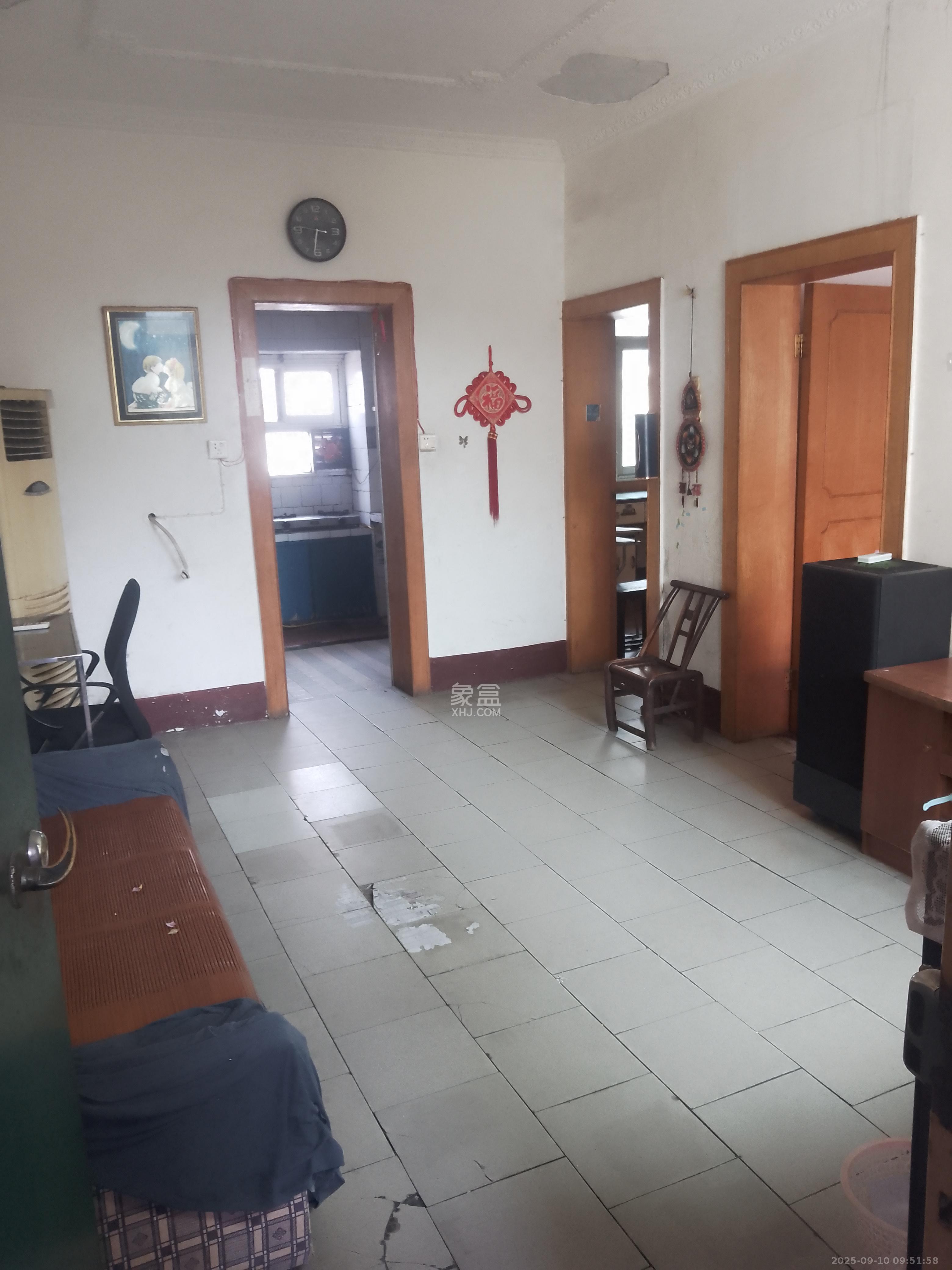 南湖路水工机械厂宿舍 2室1厅1卫 1000.0元/月 南湖路水工机械厂宿舍 2室1厅1卫 1000.0元/月室内图