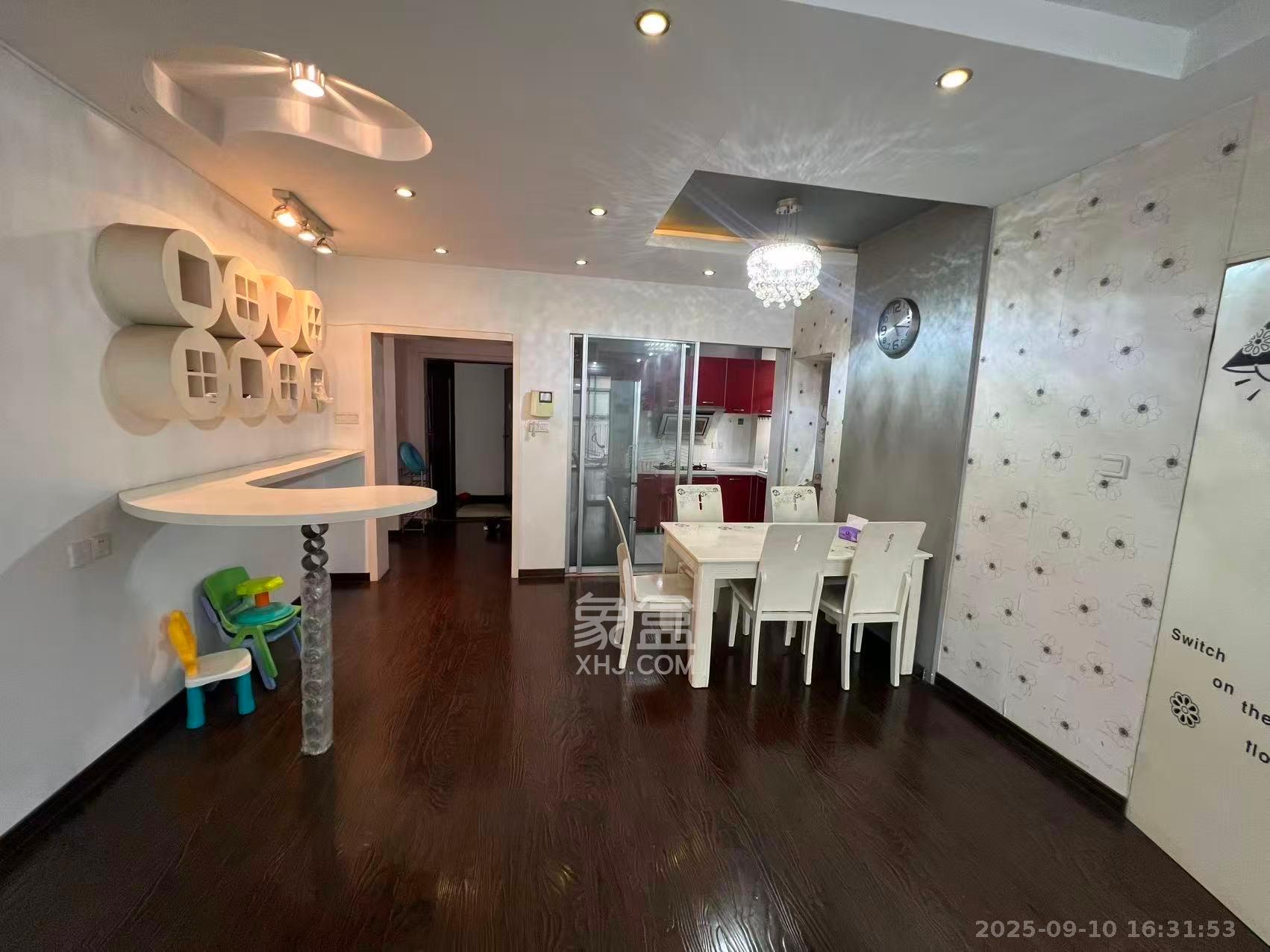 圆梦完美生活 3室2厅2卫 1900.0元/月 圆梦完美生活 3室2厅2卫 1900.0元/月室内图