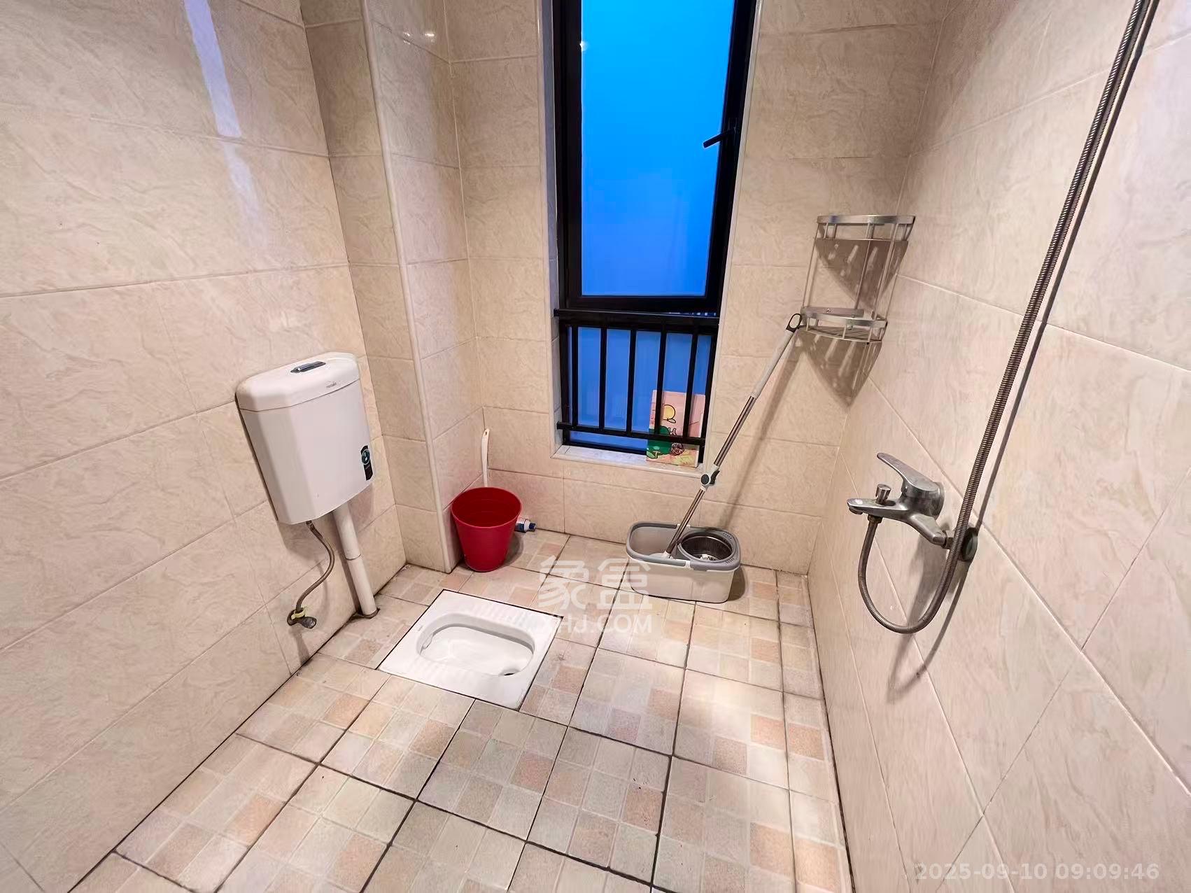 达美D6区 4室2厅2卫 5000.0元/月 达美D6区 4室2厅2卫 5000.0元/月室内图