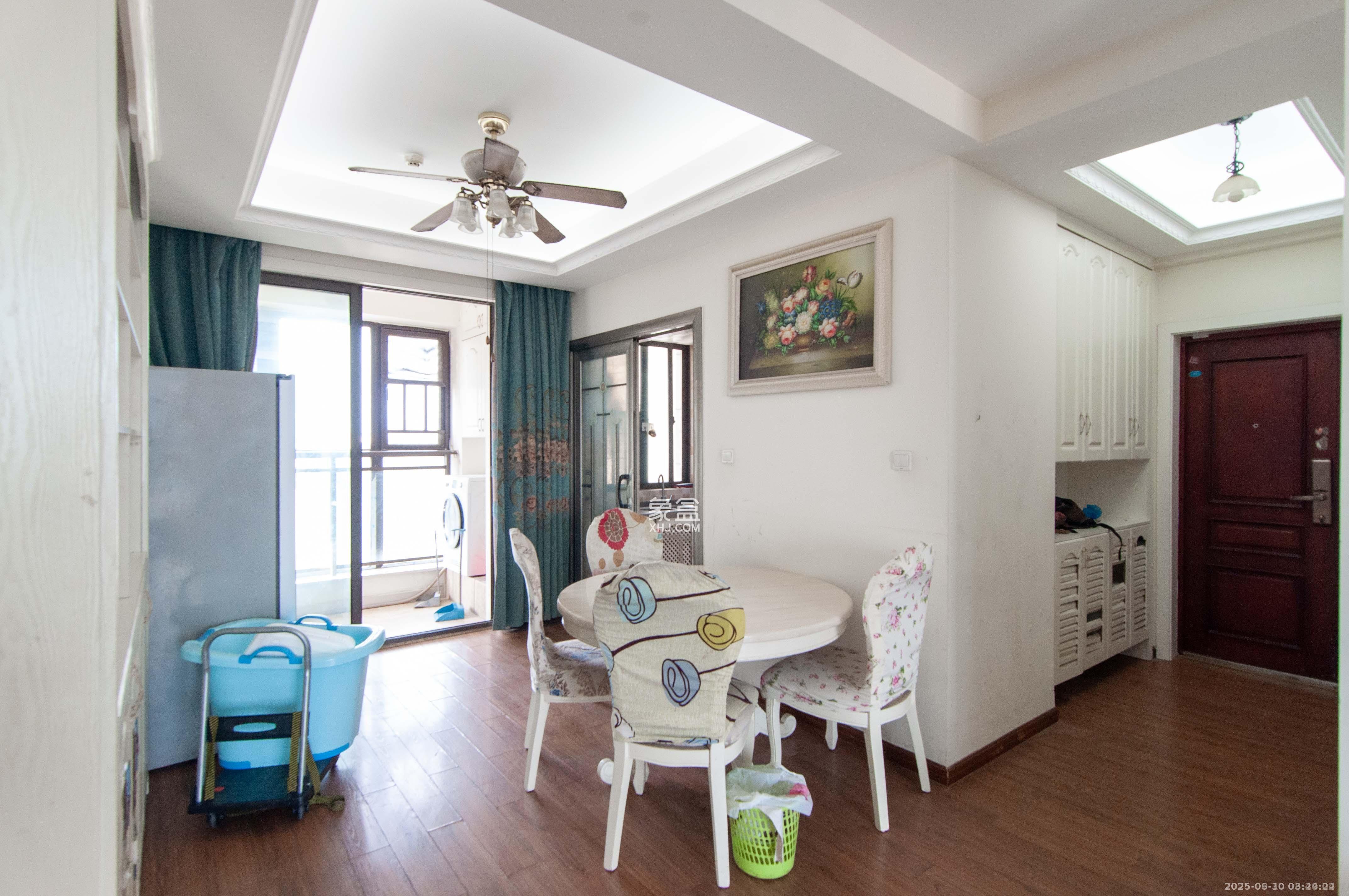 金茂梅溪湖 4室2厅2卫 3500.0元/月 金茂梅溪湖 4室2厅2卫 3500.0元/月室内图