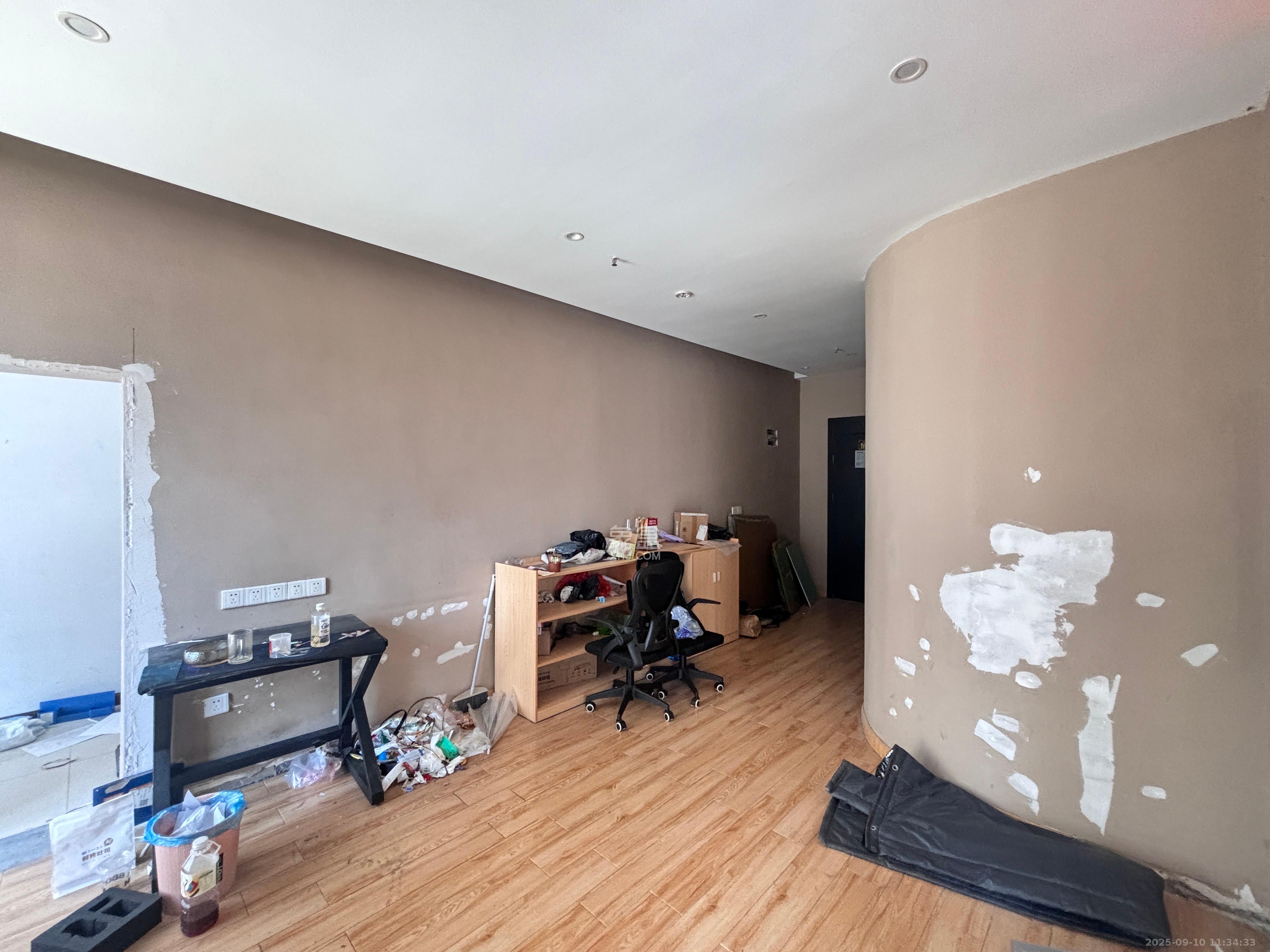 西子湖畔沃府  1室1厅1卫    2000.0元/月 西子湖畔沃府  1室1厅1卫    2000.0元/月室内图