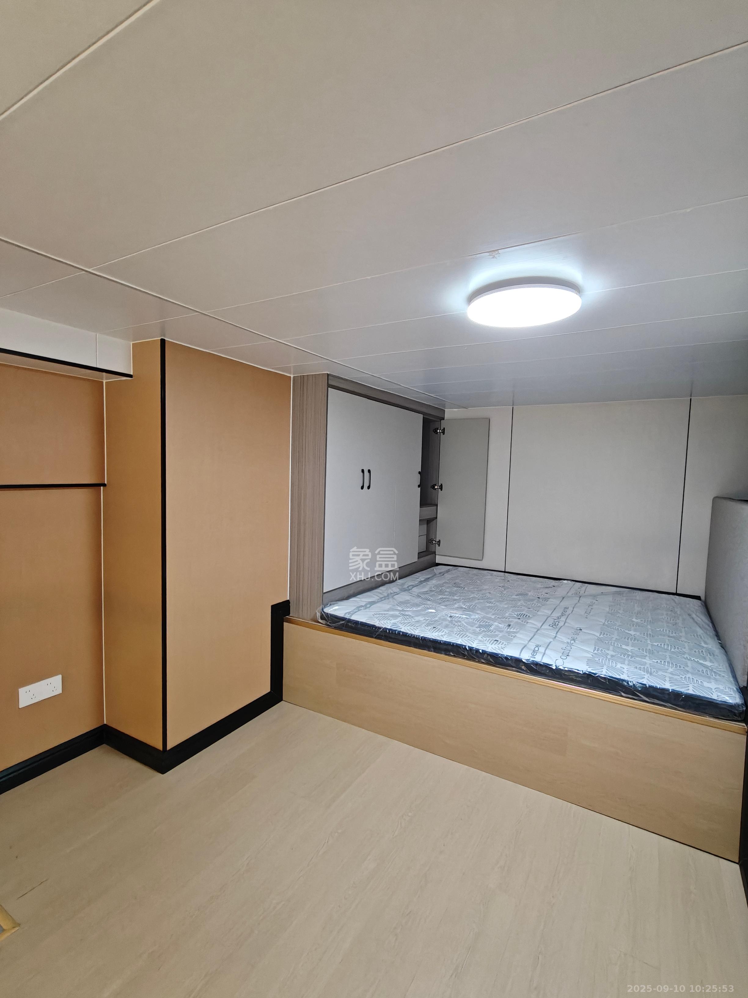 卓越中寰  2室1厅1卫    2800.0元/月室内图