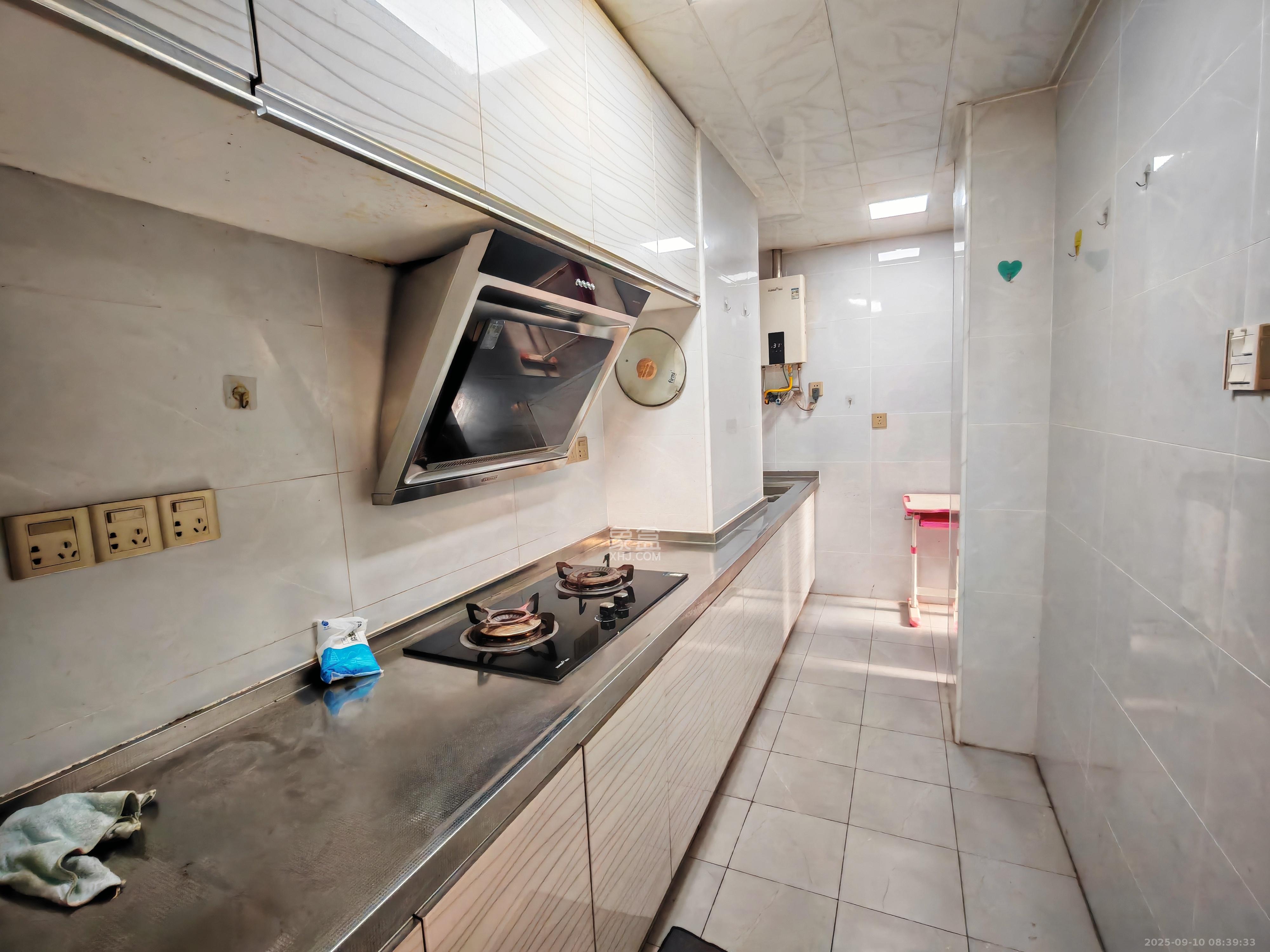 新新花园 2室2厅1卫 2200.0元/月 新新花园 2室2厅1卫 2200.0元/月室内图