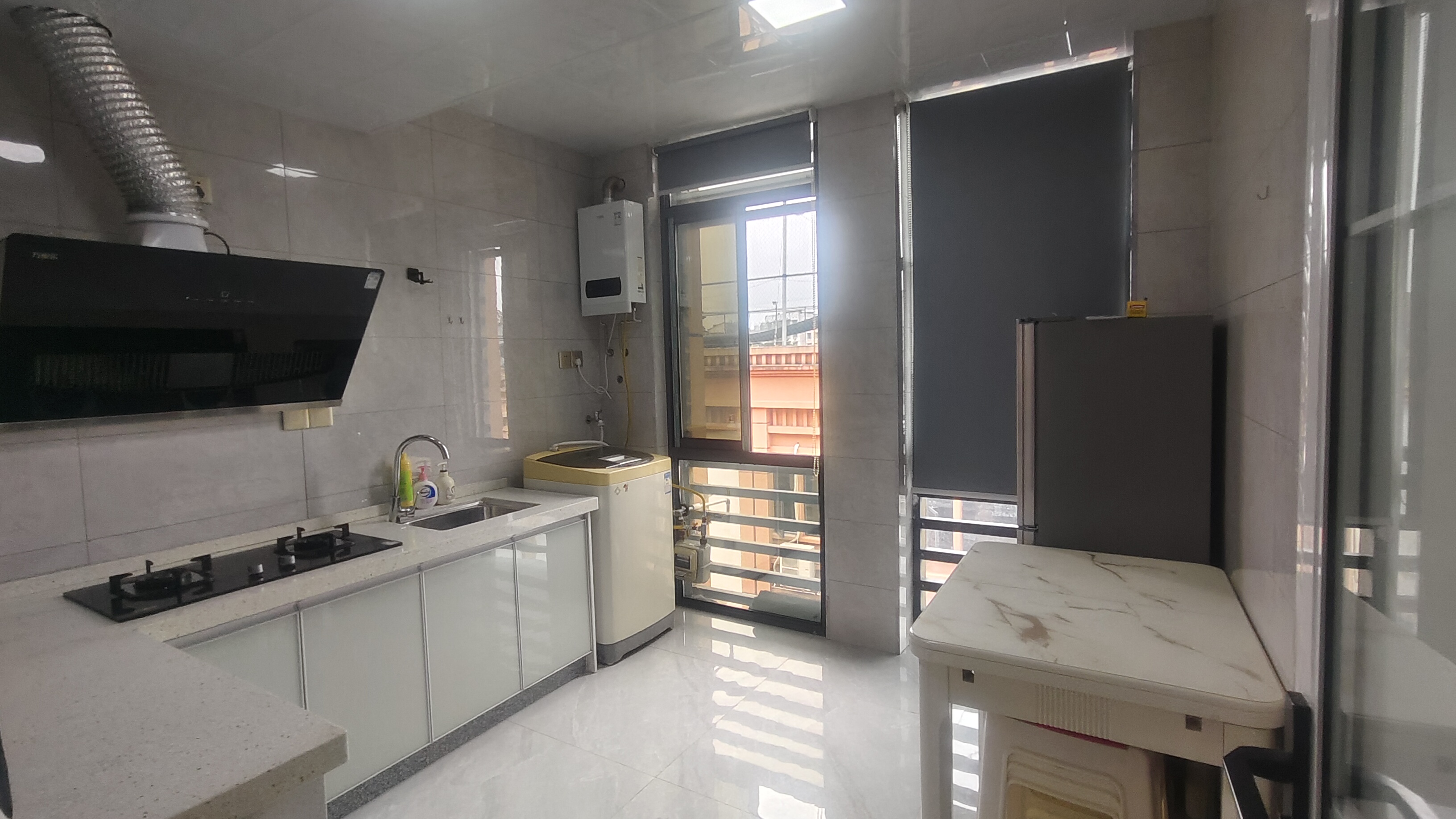 赫山新天地  1室0厅0卫    1300.0元/月 赫山新天地  1室0厅0卫    1300.0元/月室内图