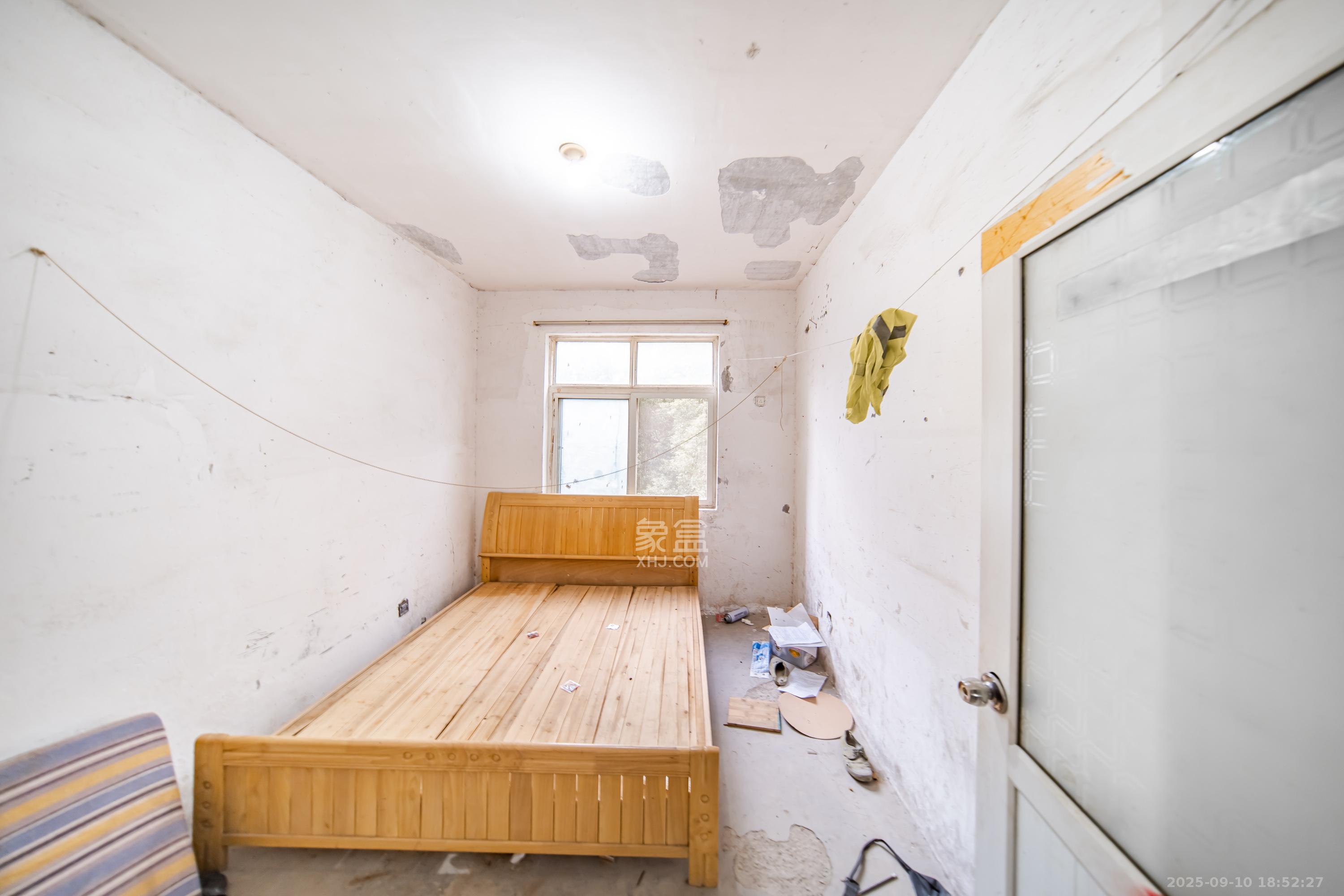 洋湖景园 3室2厅2卫 80.0万 洋湖景园 3室2厅2卫 80.0万卧室